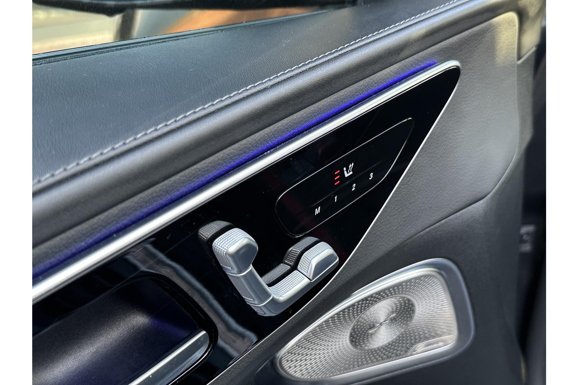 Mercedes-Benz C-Klasse 300 de 4MATIC AMG Line 2023 GRAPHITE GRAY - METALLIC FINISH (831U) 17