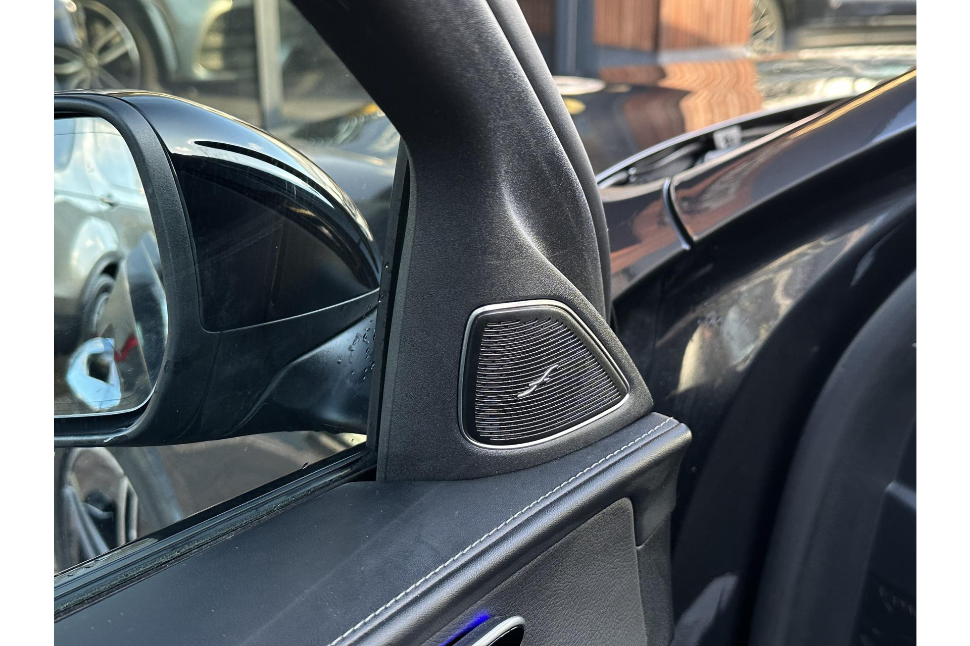 Mercedes-Benz C-Klasse 300 de 4MATIC AMG Line 2023 GRAPHITE GRAY - METALLIC FINISH (831U) 19