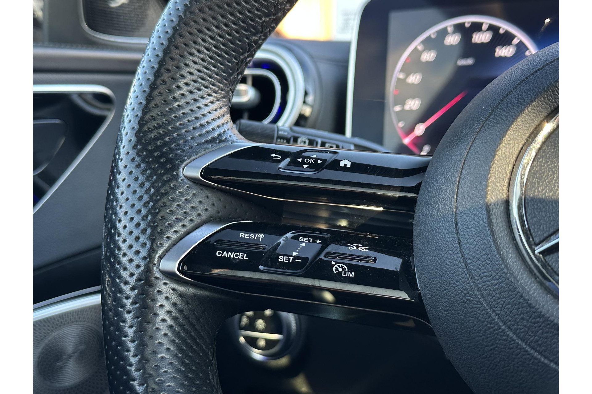 Mercedes-Benz C-Klasse 300 de 4MATIC AMG Line 2023 GRAPHITE GRAY - METALLIC FINISH (831U) 22