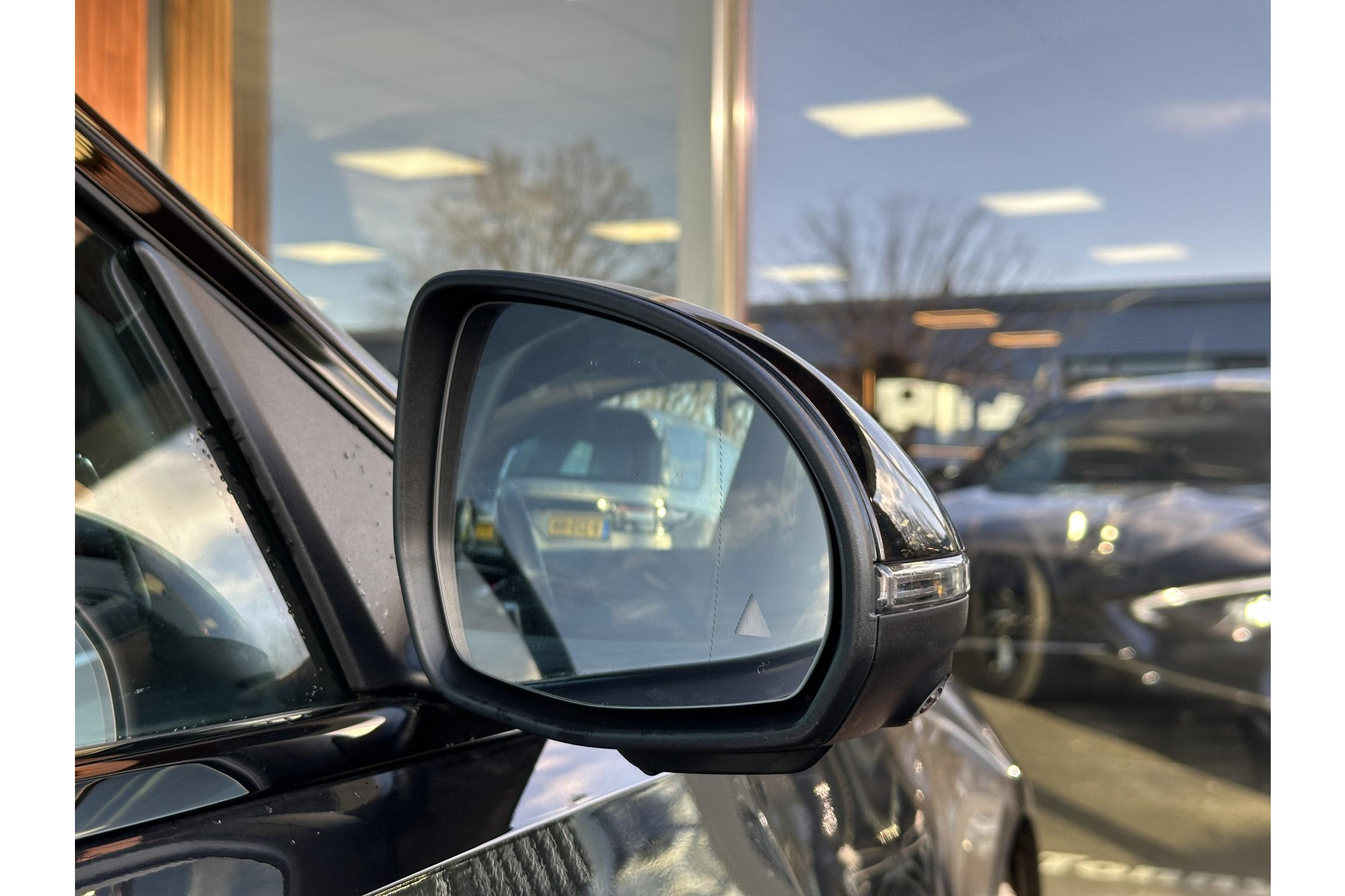 Mercedes-Benz C-Klasse 300 de 4MATIC AMG Line 2023 GRAPHITE GRAY - METALLIC FINISH (831U) 30