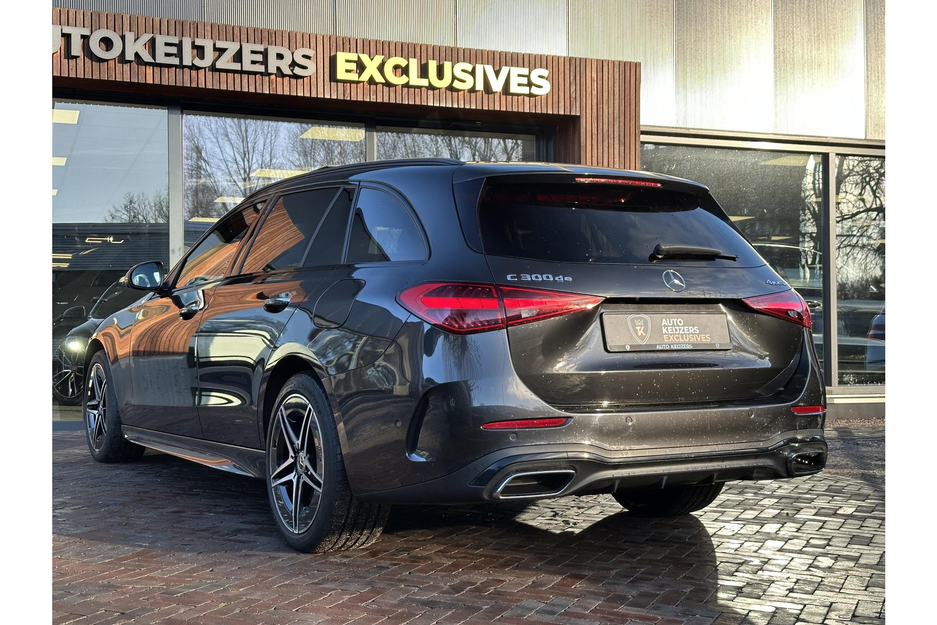 Mercedes-Benz C-Klasse 300 de 4MATIC AMG Line 2023 GRAPHITE GRAY - METALLIC FINISH (831U) 37