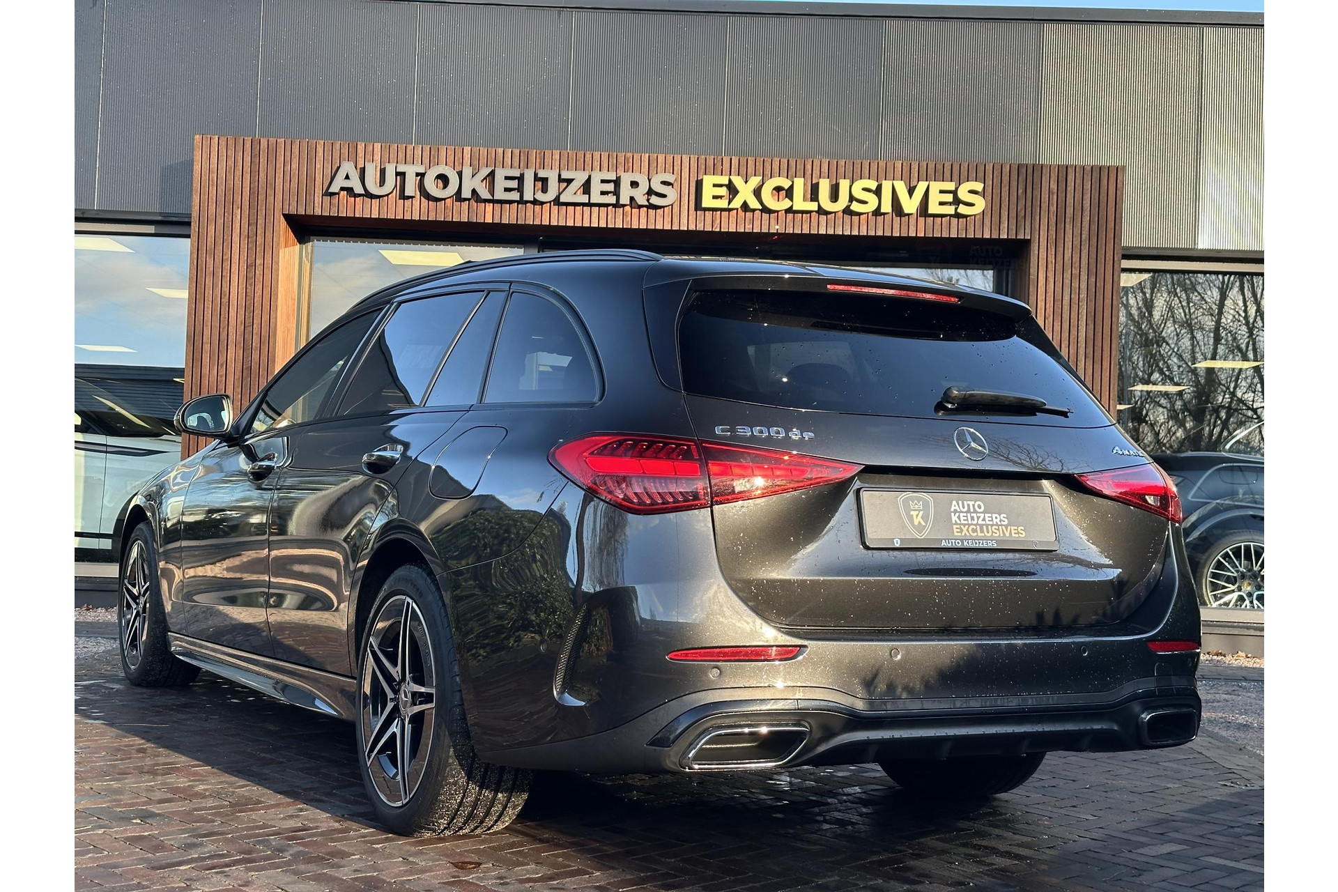Mercedes-Benz C-Klasse 300 de 4MATIC AMG Line 2023 GRAPHITE GRAY - METALLIC FINISH (831U) 7