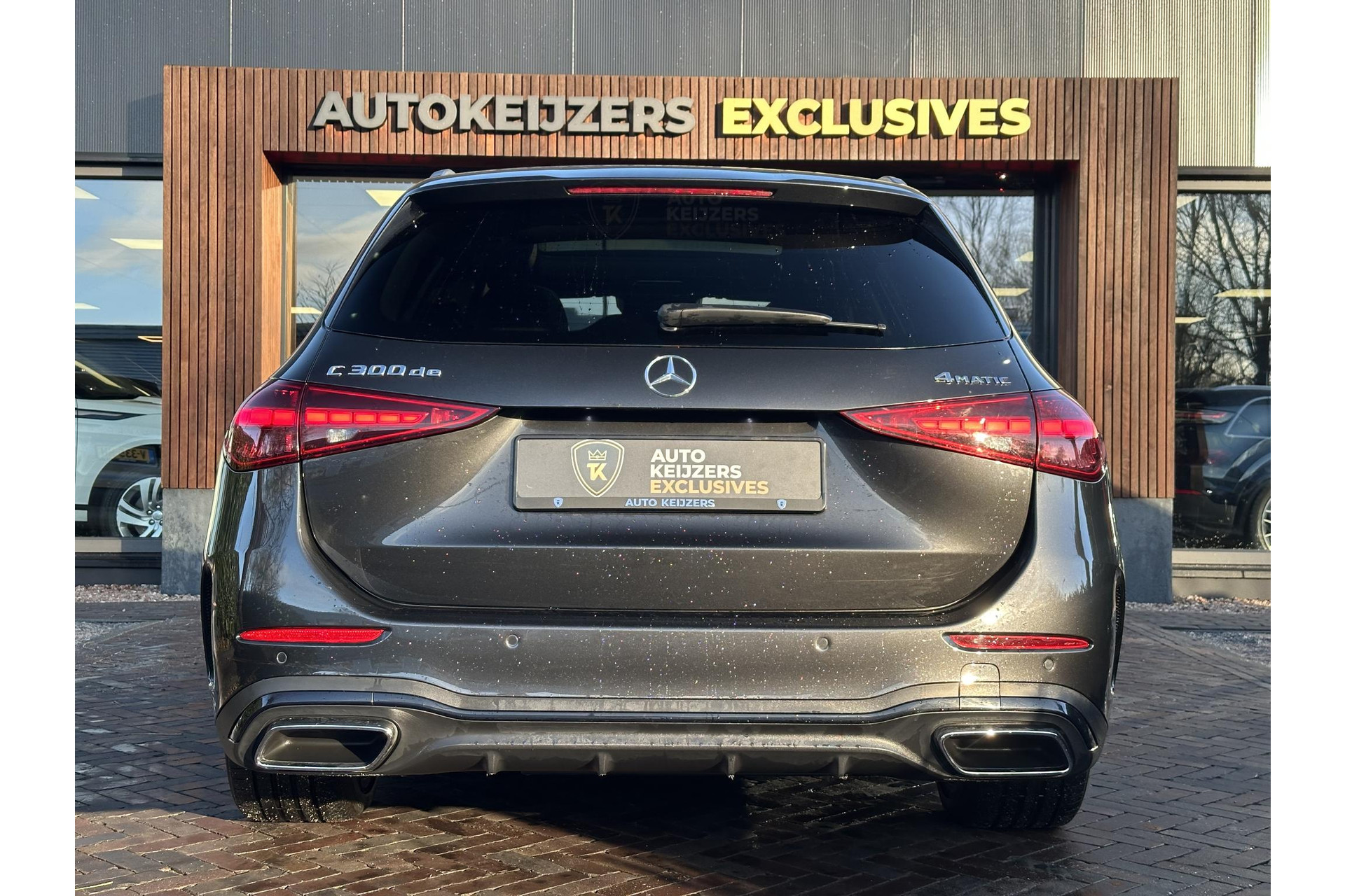 Mercedes-Benz C-Klasse 300 de 4MATIC AMG Line 2023 GRAPHITE GRAY - METALLIC FINISH (831U) 9