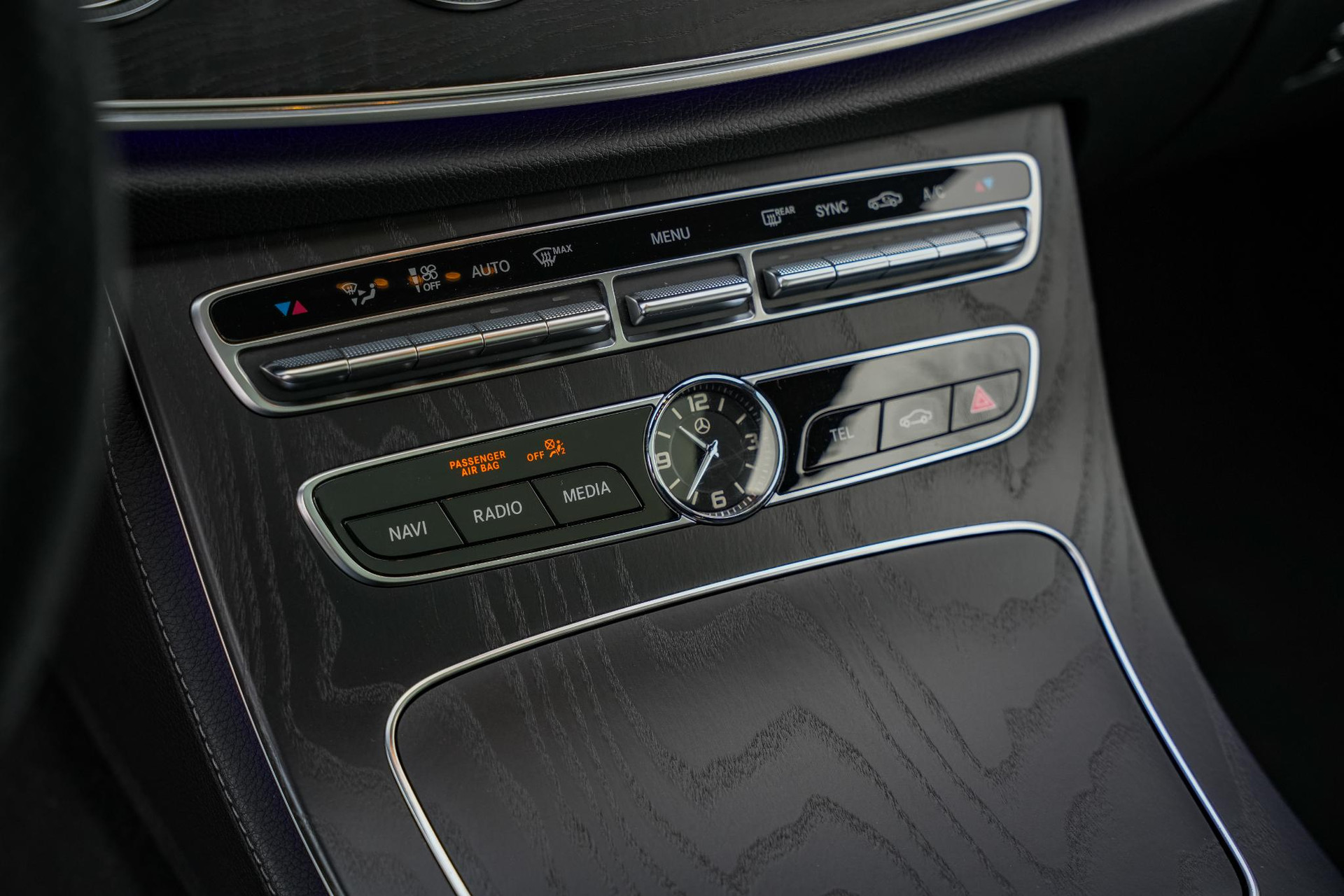 Mercedes-Benz E-Klasse Coupé 200 2018 SELENITE GRAY - METALLIC PAINT (992U) 16