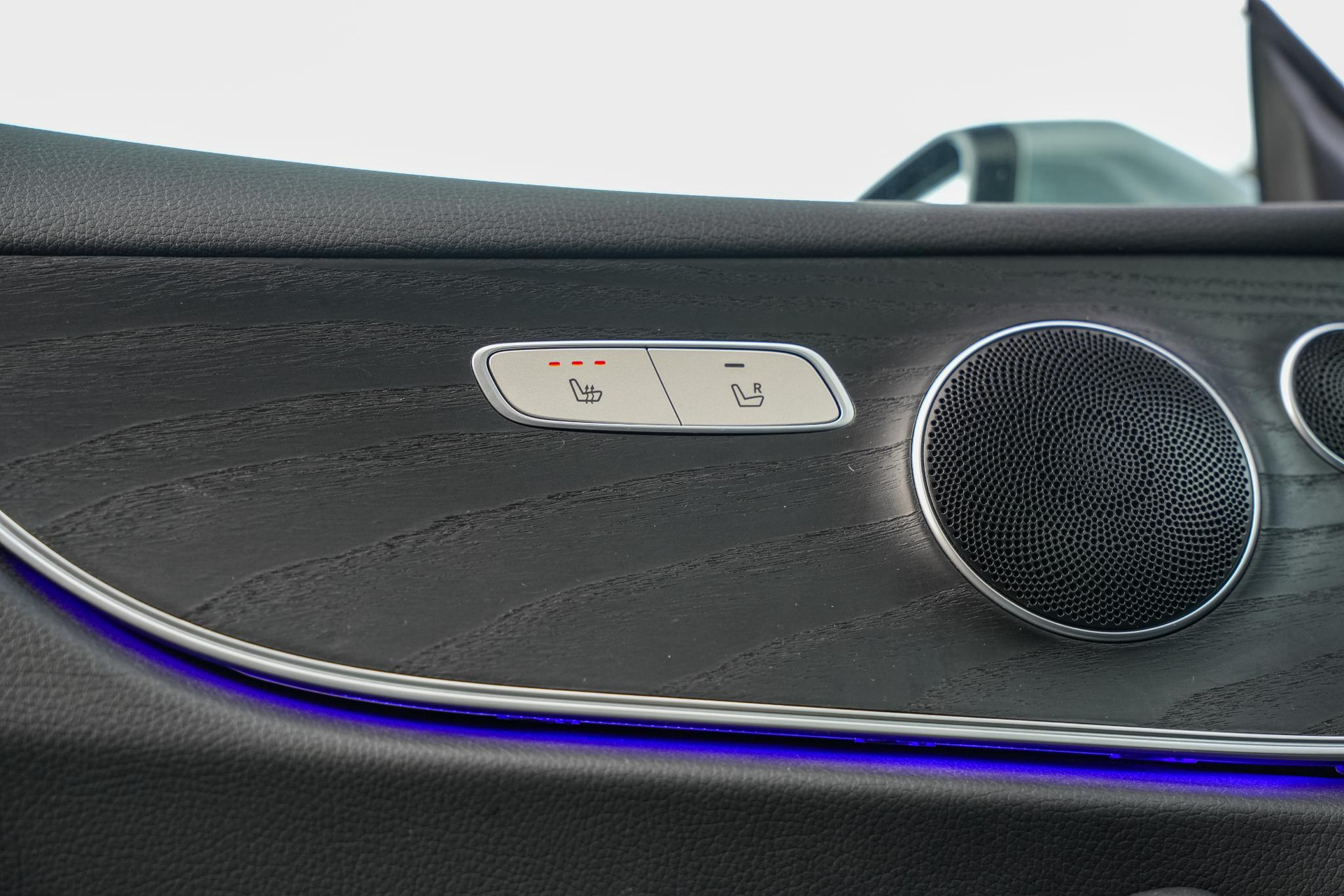 Mercedes-Benz E-Klasse Coupé 200 2018 SELENITE GRAY - METALLIC PAINT (992U) 23