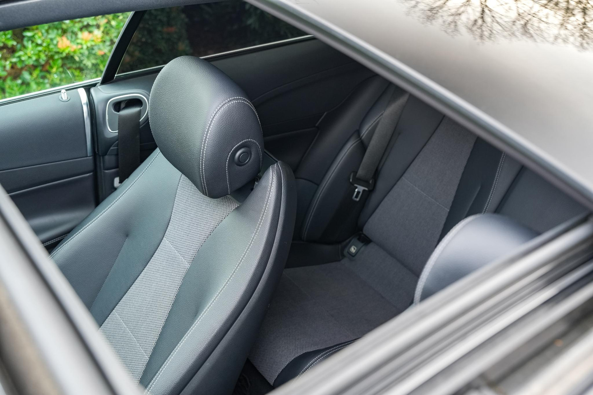 Mercedes-Benz E-Klasse Coupé 200 2018 SELENITE GRAY - METALLIC PAINT (992U) 27