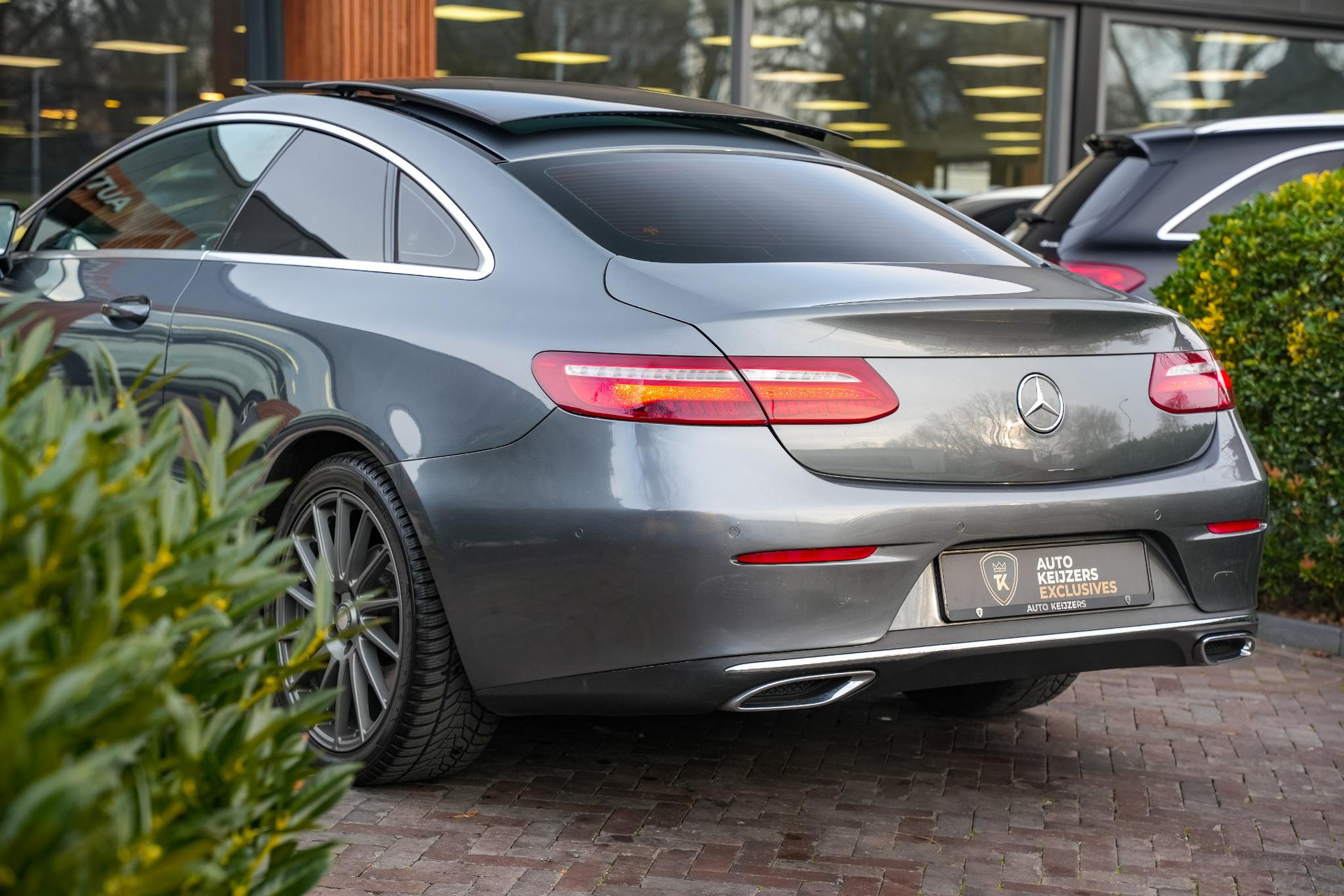 Mercedes-Benz E-Klasse Coupé 200 2018 SELENITE GRAY - METALLIC PAINT (992U) 31