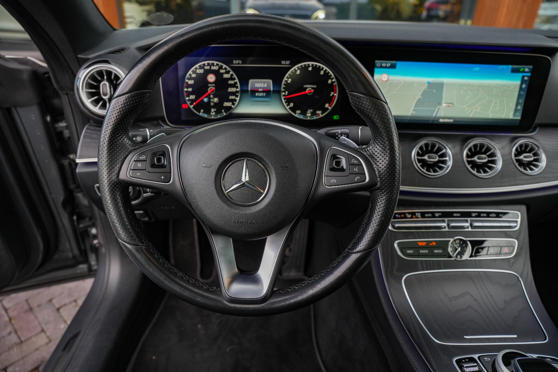 Mercedes-Benz E-Klasse Coupé 200 2018 SELENITE GRAY - METALLIC PAINT (992U) 6