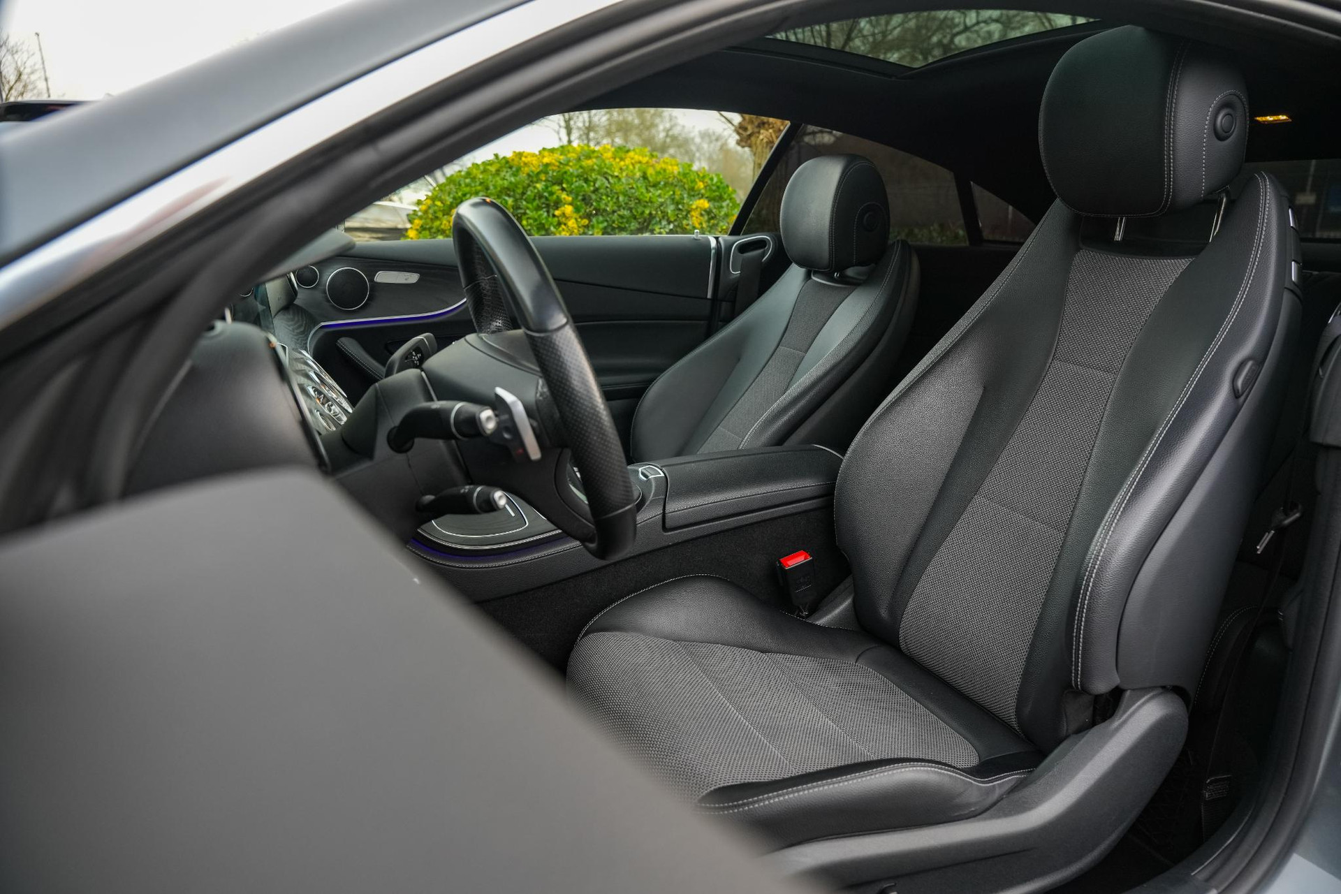 Mercedes-Benz E-Klasse Coupé 200 2018 SELENITE GRAY - METALLIC PAINT (992U) 8