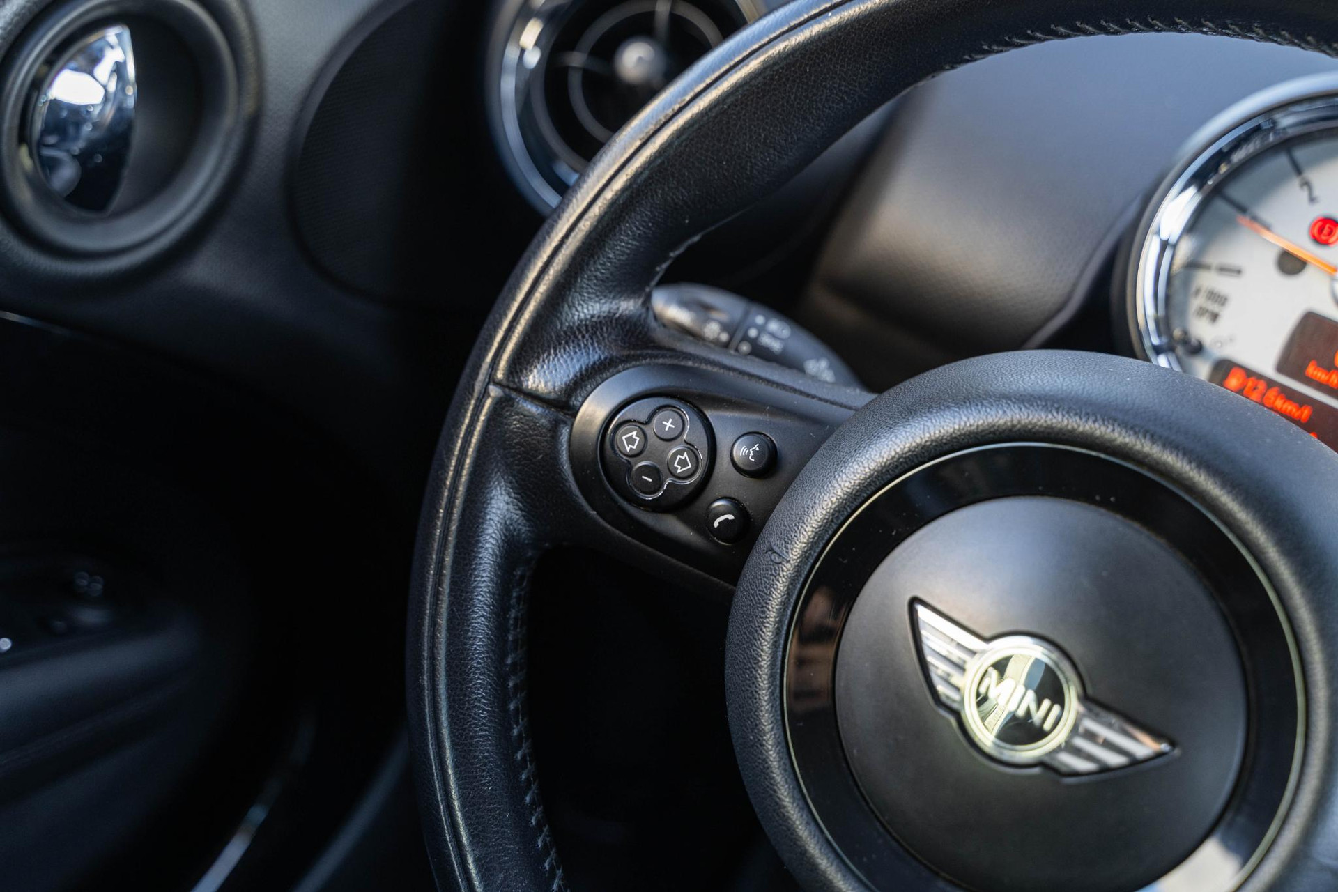 MINI Countryman 1.6 Cooper Knockout Edition 2014 Absolute black metallic 25