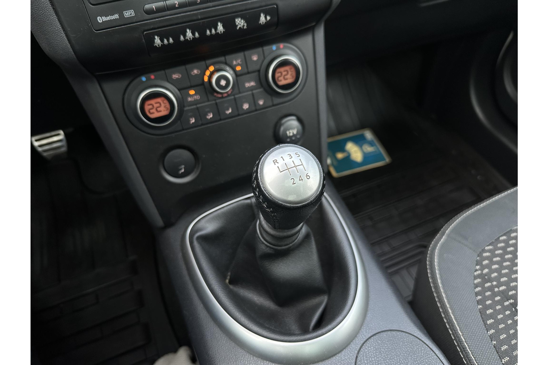 Nissan QASHQAI 2.0 dCi Connect Edition 4WD 2010  21