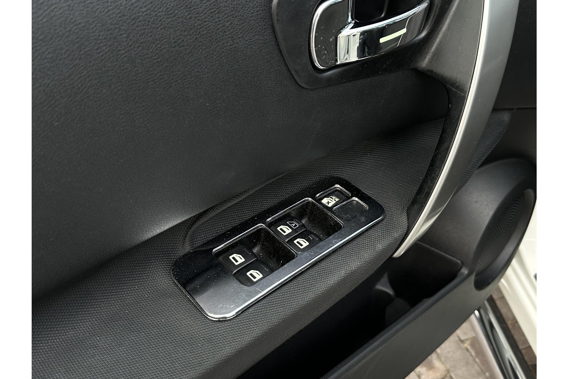 Nissan QASHQAI 2.0 dCi Connect Edition 4WD 2010  8