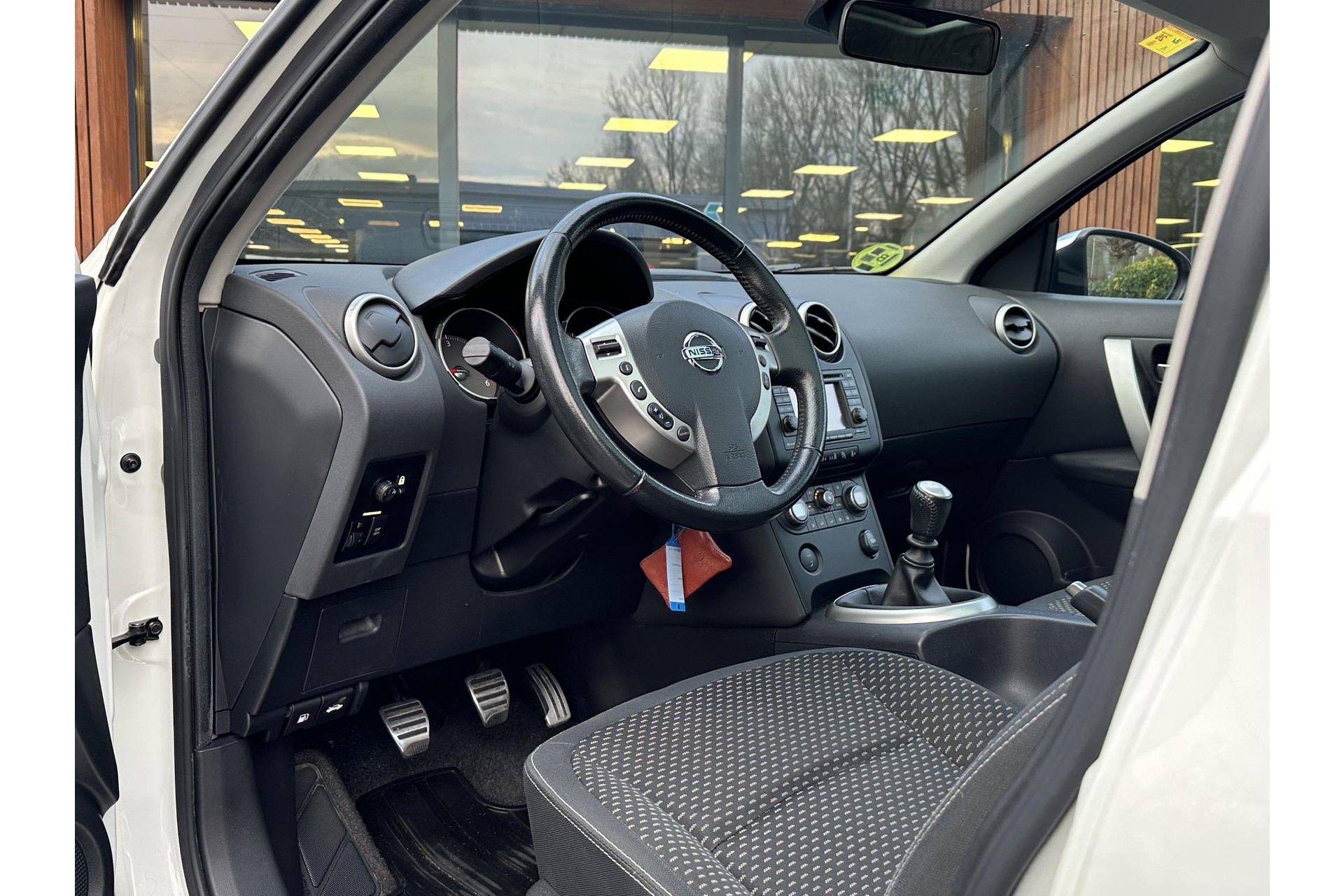 Nissan QASHQAI 2.0 dCi Connect Edition 4WD 2010  9