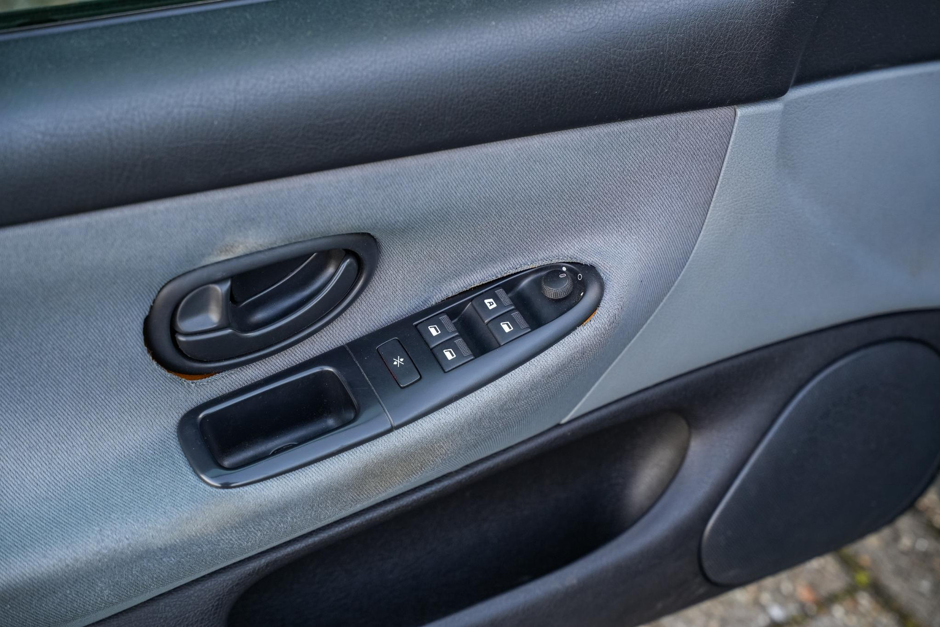 Peugeot 406 1.8-16V STX 2000  14