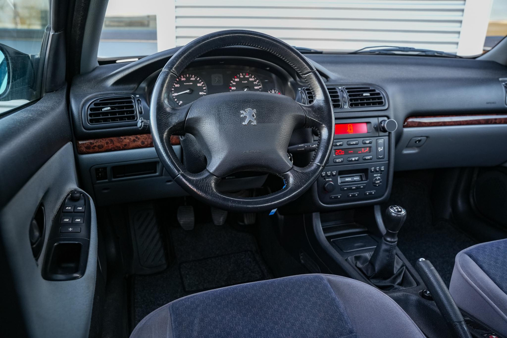 Peugeot 406 1.8-16V STX 2000  4