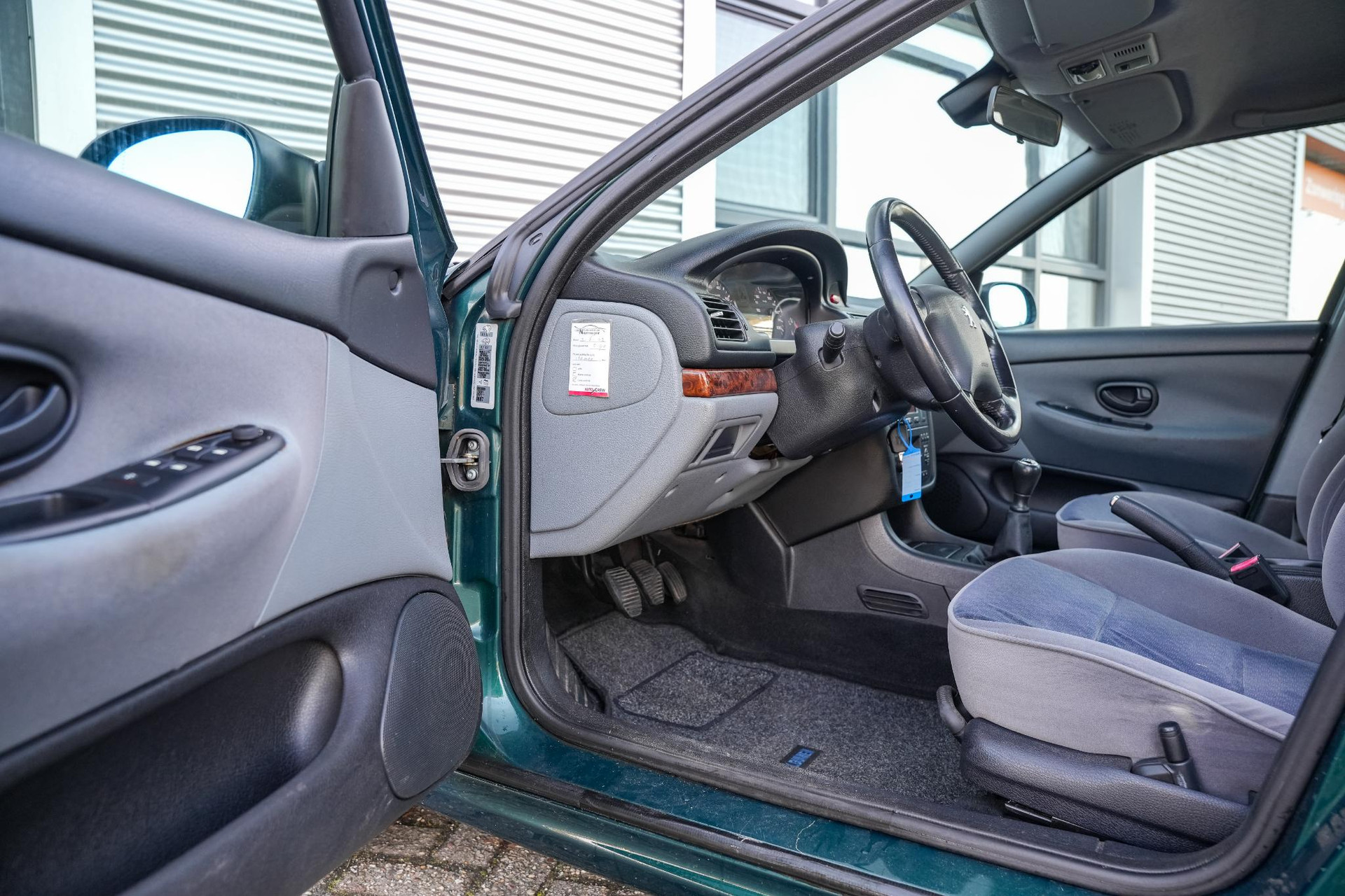 Peugeot 406 1.8-16V STX 2000  6