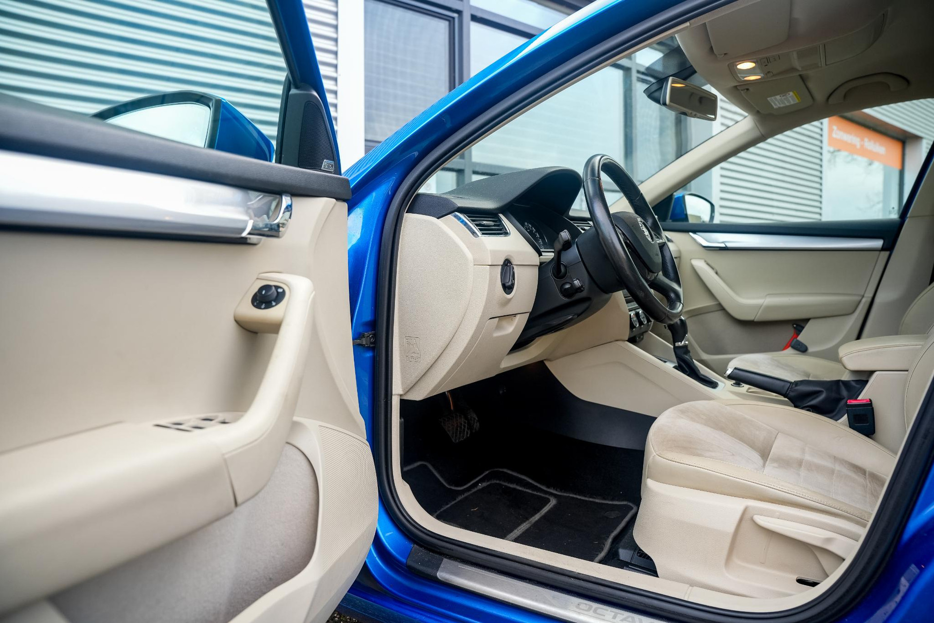 Škoda Octavia Combi 1.4 TSI Greentech Elegance Businessline 2014 Race blue metallic 6