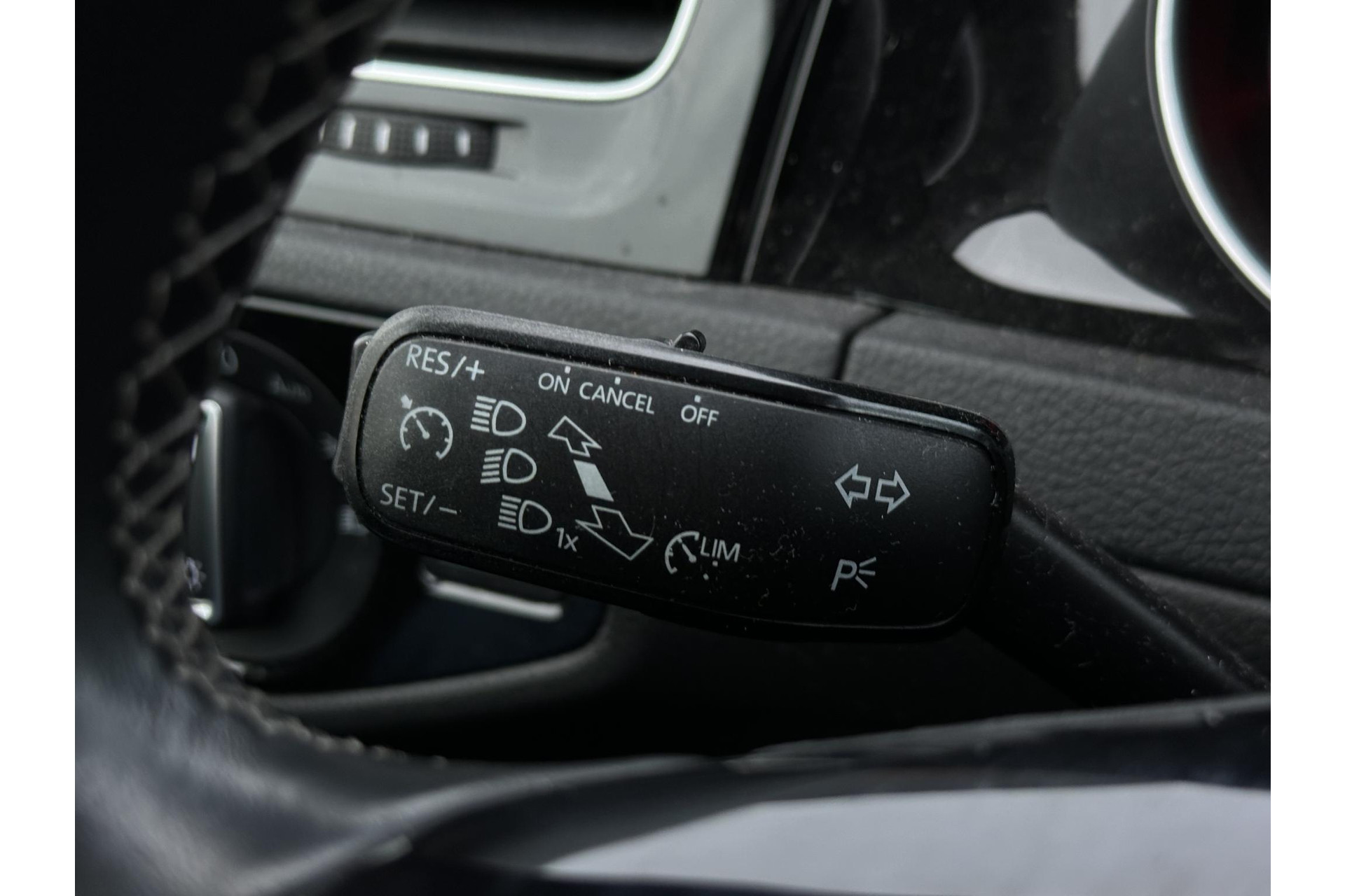 Volkswagen Golf 1.2 TSI Highline 2014 Deep black pearl effect (2T2T) 16