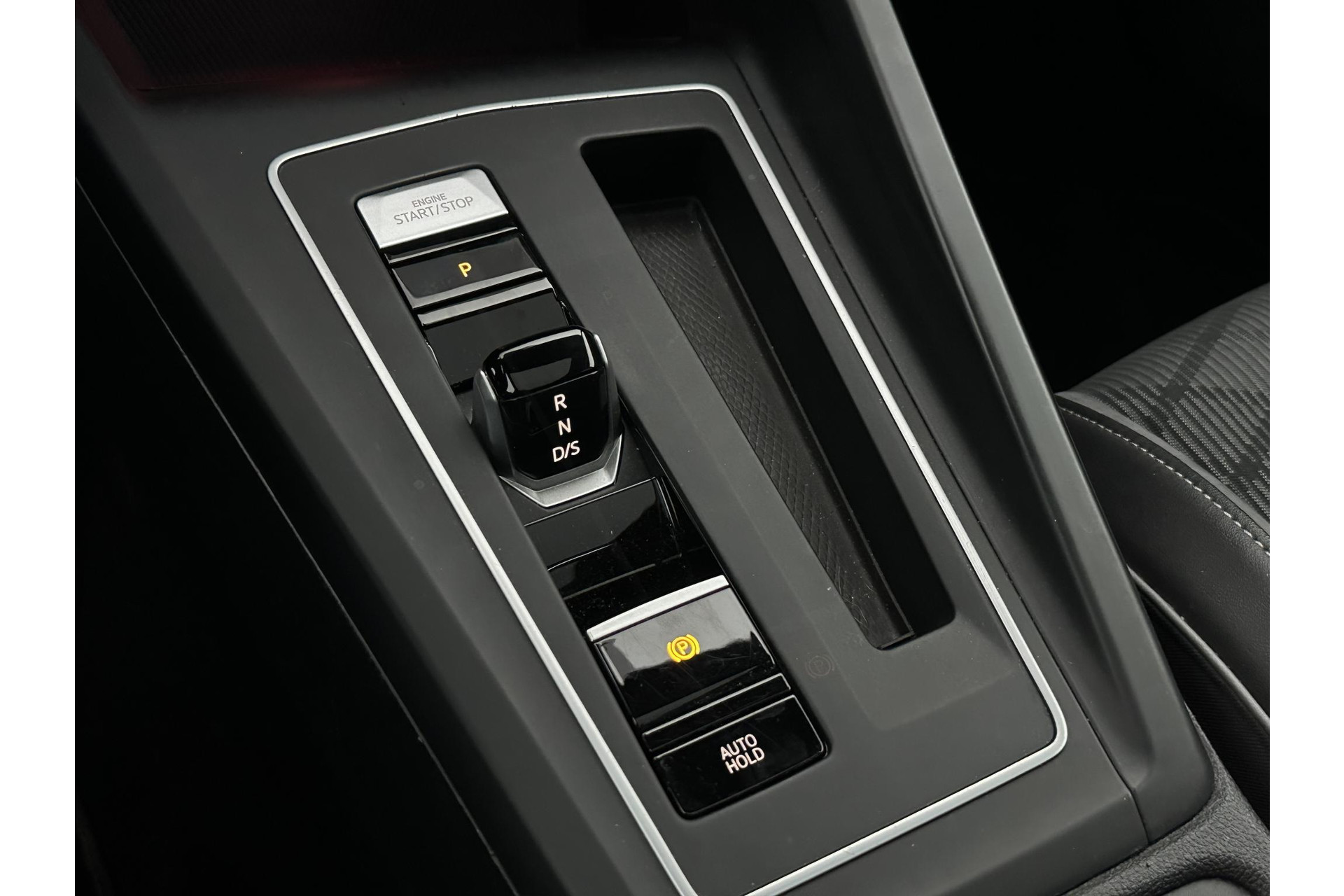 Volkswagen Golf Variant 1.5 eTSI R-Line 2021 Atlantic blue 23