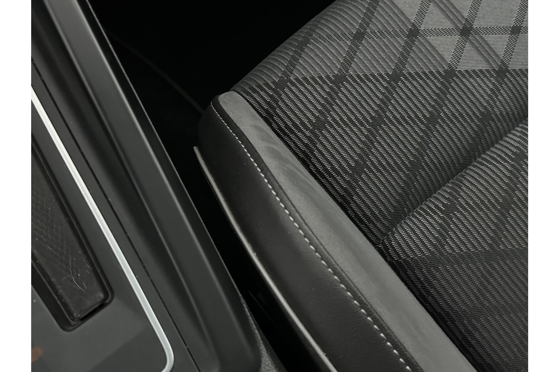 Volkswagen Golf Variant 1.5 eTSI R-Line 2021 Atlantic blue 28