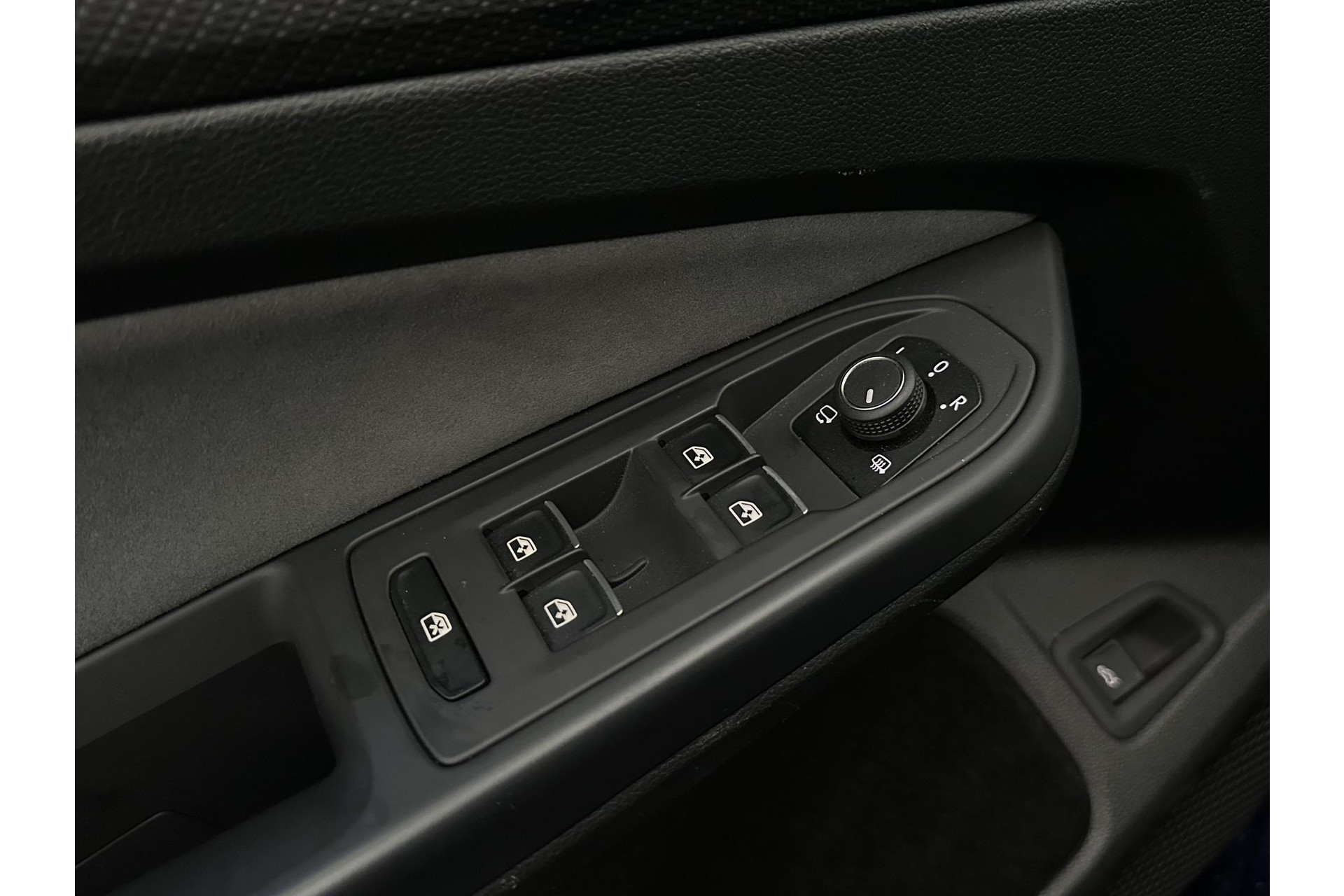 Volkswagen Golf Variant 1.5 eTSI R-Line 2021 Atlantic blue 33