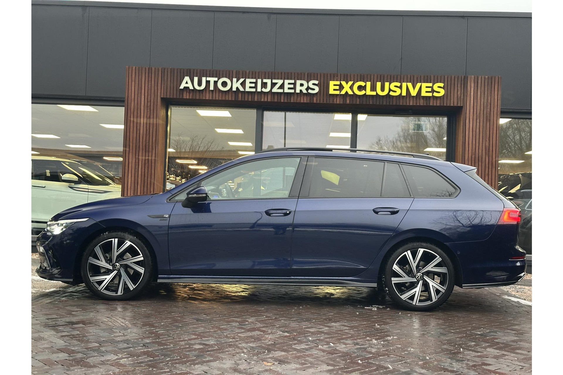 Volkswagen Golf Variant 1.5 eTSI R-Line 2021 Atlantic blue 7