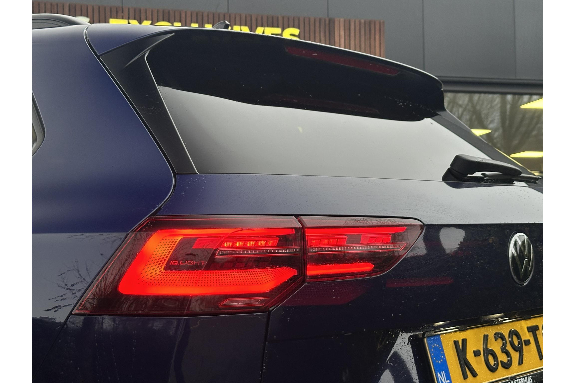 Volkswagen Golf Variant 1.5 eTSI R-Line 2021 Atlantic blue 9