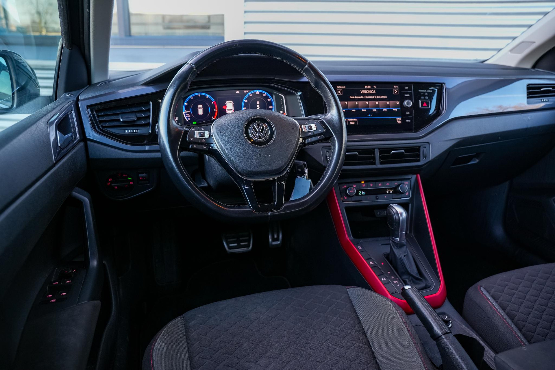 Volkswagen Polo 1.0 TSI Highline 2019 Urano grey 4