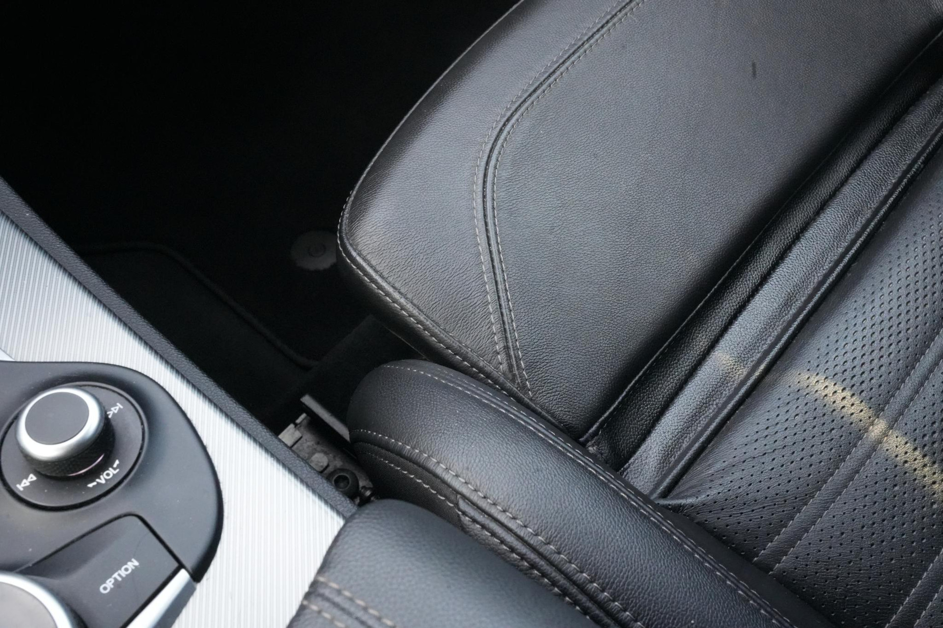 Alfa Romeo Stelvio 2.0 T AWD Super 2018  28