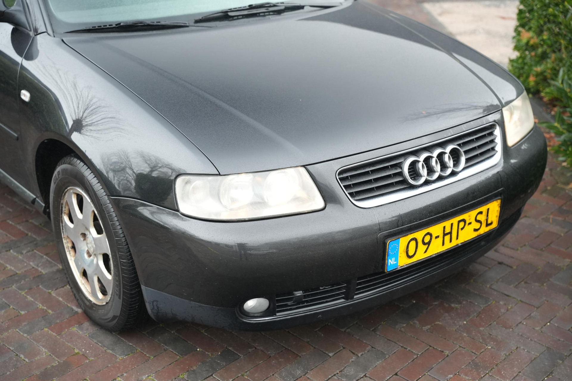 Audi A3 1.6 Attraction 2001 Ebonyzwart pareleffect 3