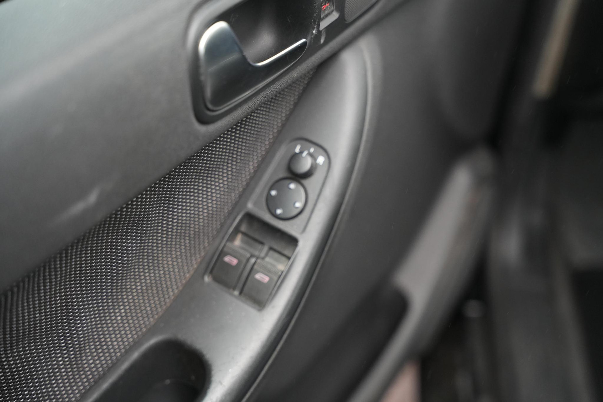 Audi A3 1.6 Attraction 2001 Ebonyzwart pareleffect 7