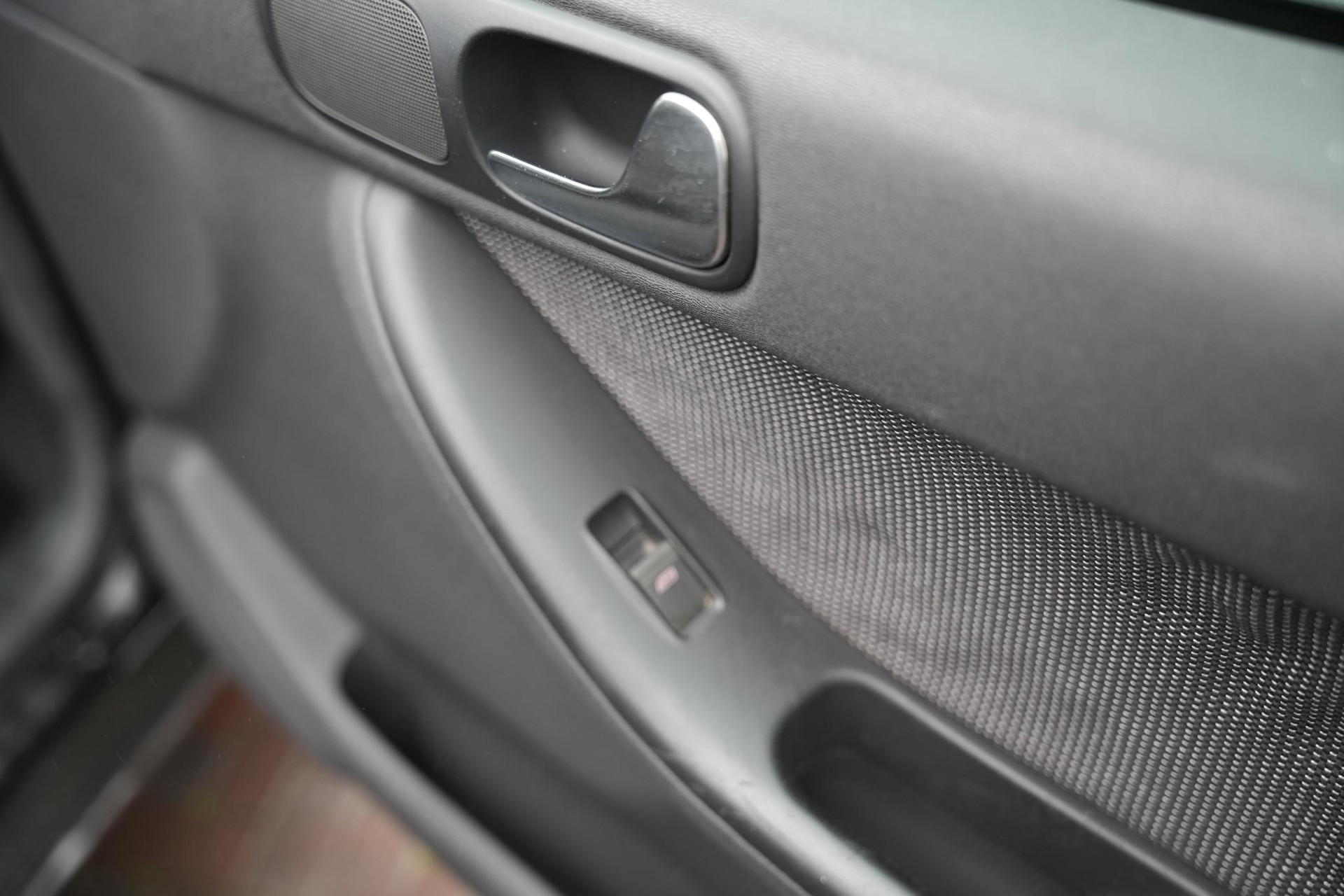 Audi A3 1.6 Attraction 2001 Ebonyzwart pareleffect 9