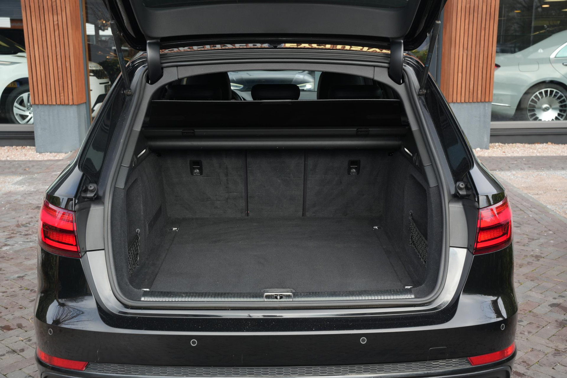 Audi A4 Avant 3.0 TDI 2016 Metallic mythical black (0E) 11