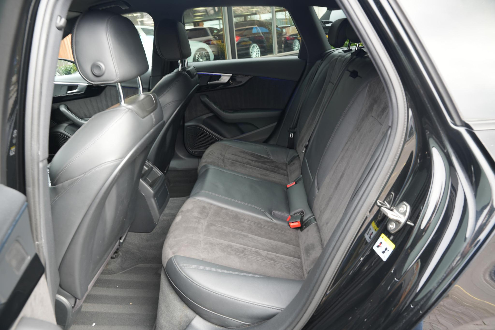 Audi A4 Avant 3.0 TDI 2016 Metallic mythical black (0E) 13