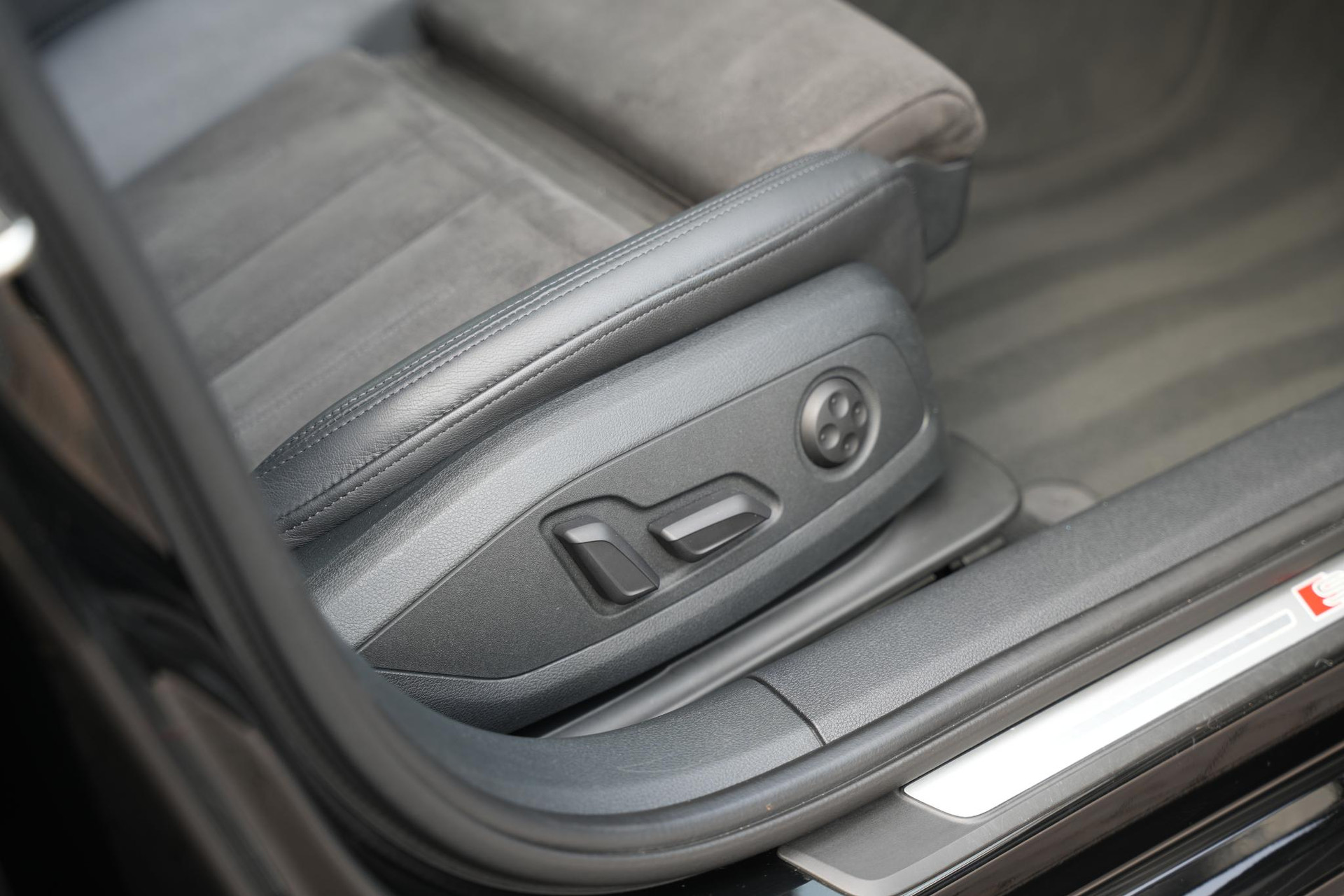 Audi A4 Avant 3.0 TDI 2016 Metallic mythical black (0E) 41