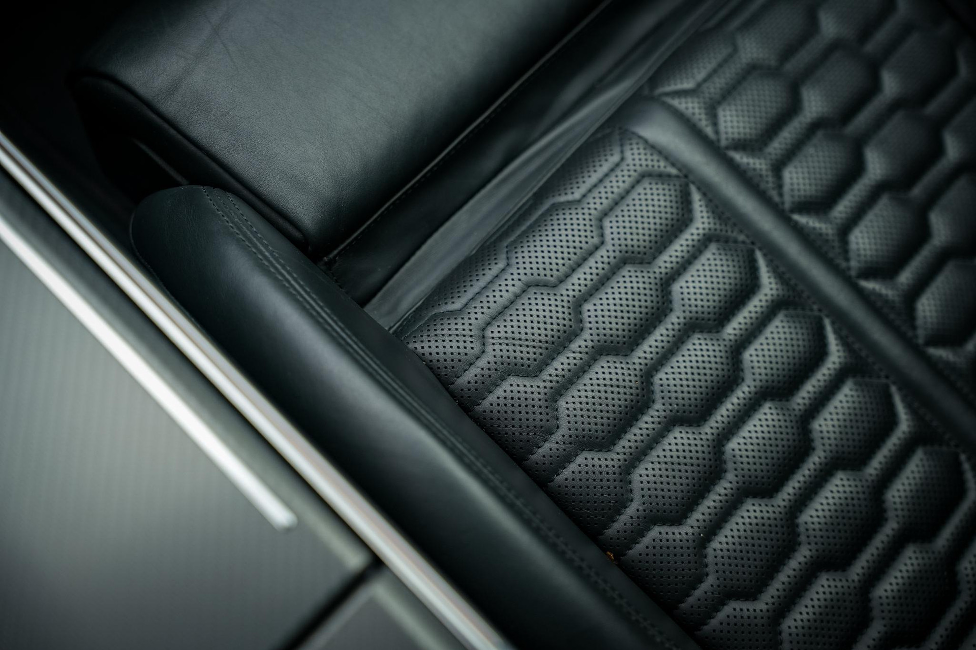 Audi A6 Avant RS 6 TFSI quattro 2020 Daytonagrijs pareleffect 28