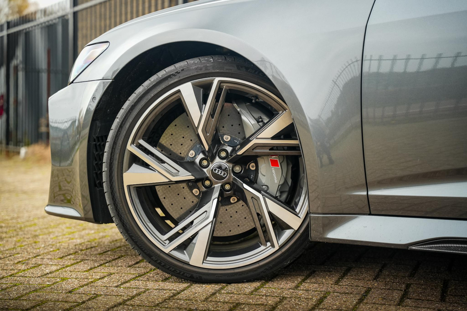 Audi A6 Avant RS 6 TFSI quattro 2020 Daytonagrijs pareleffect 39