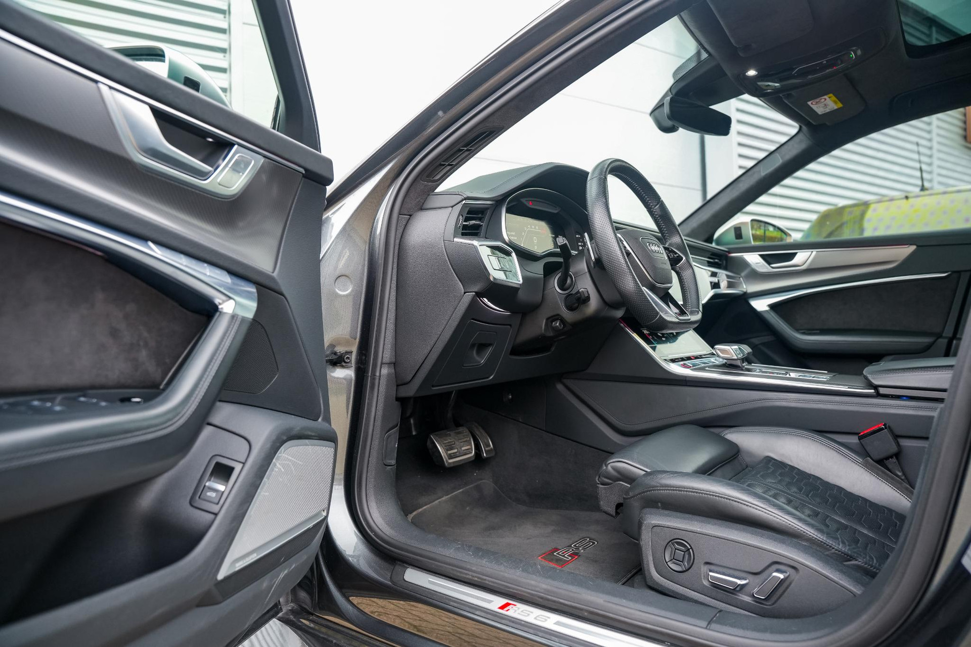 Audi A6 Avant RS 6 TFSI quattro 2020 Daytonagrijs pareleffect 6