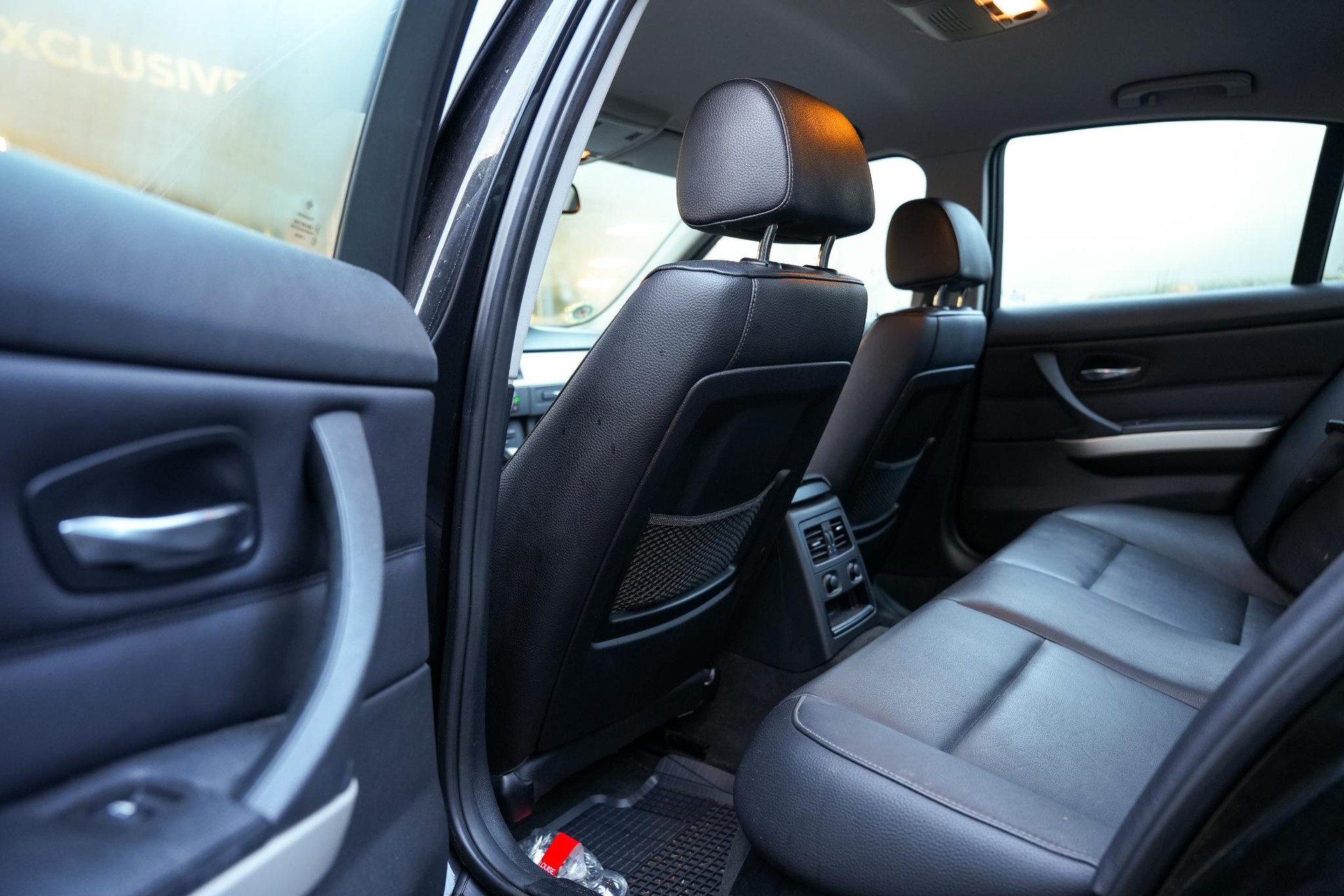 BMW 3-serie 320i Business Line 2011  8