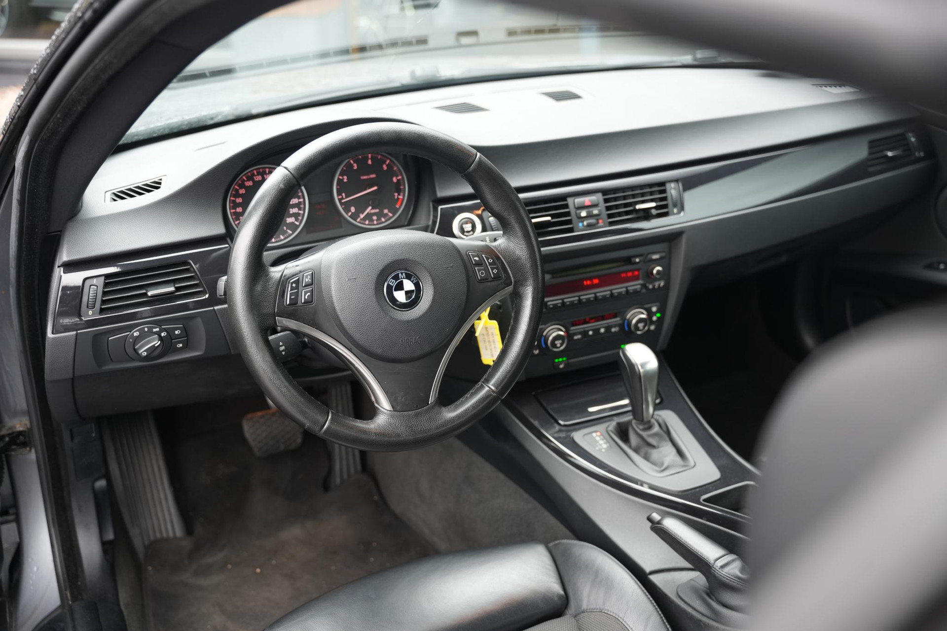 BMW 3 Serie Coupe 320i 2008 Space-grey metallic (A52) 10