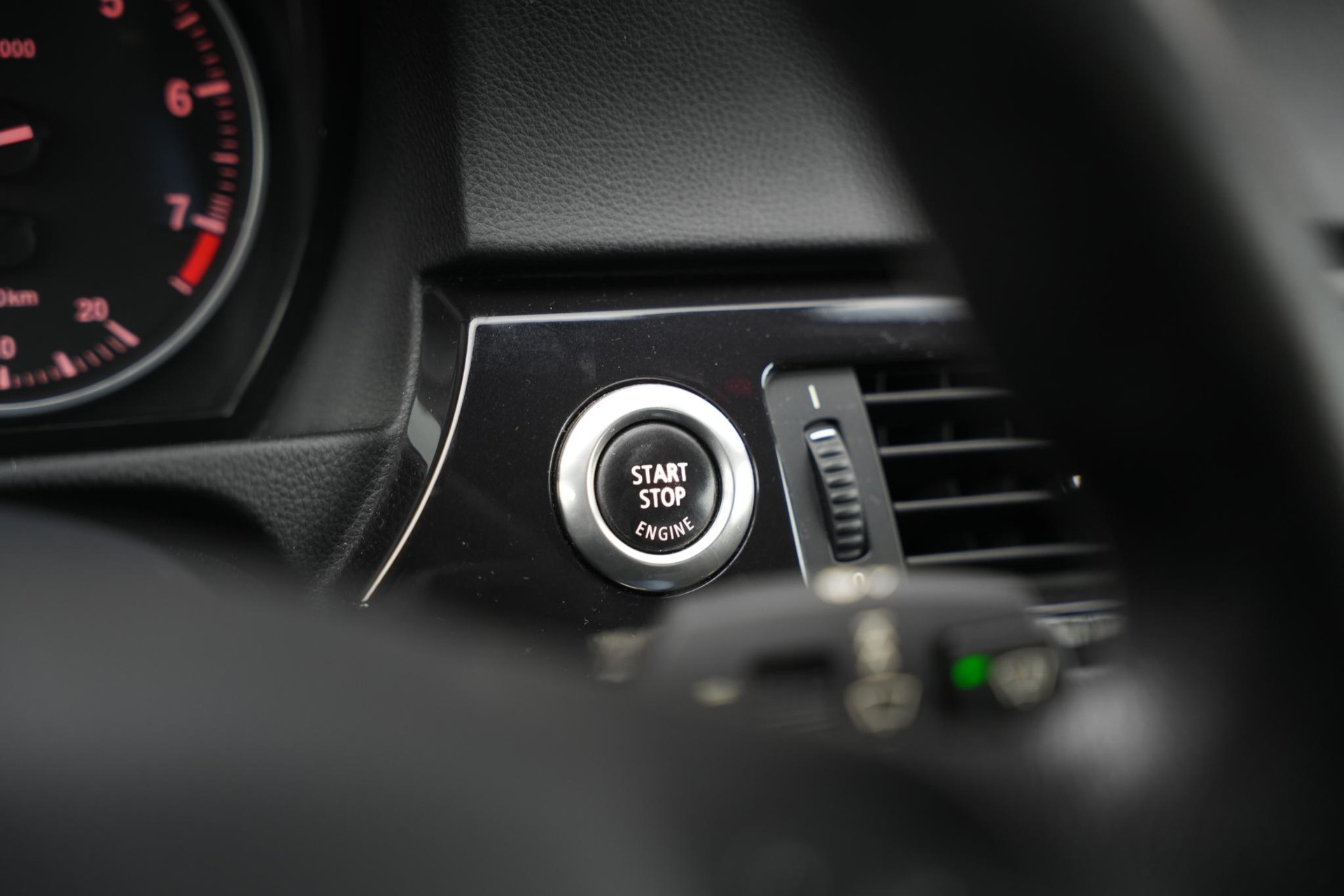 BMW 3 Serie Coupe 320i 2008 Space-grey metallic (A52) 20