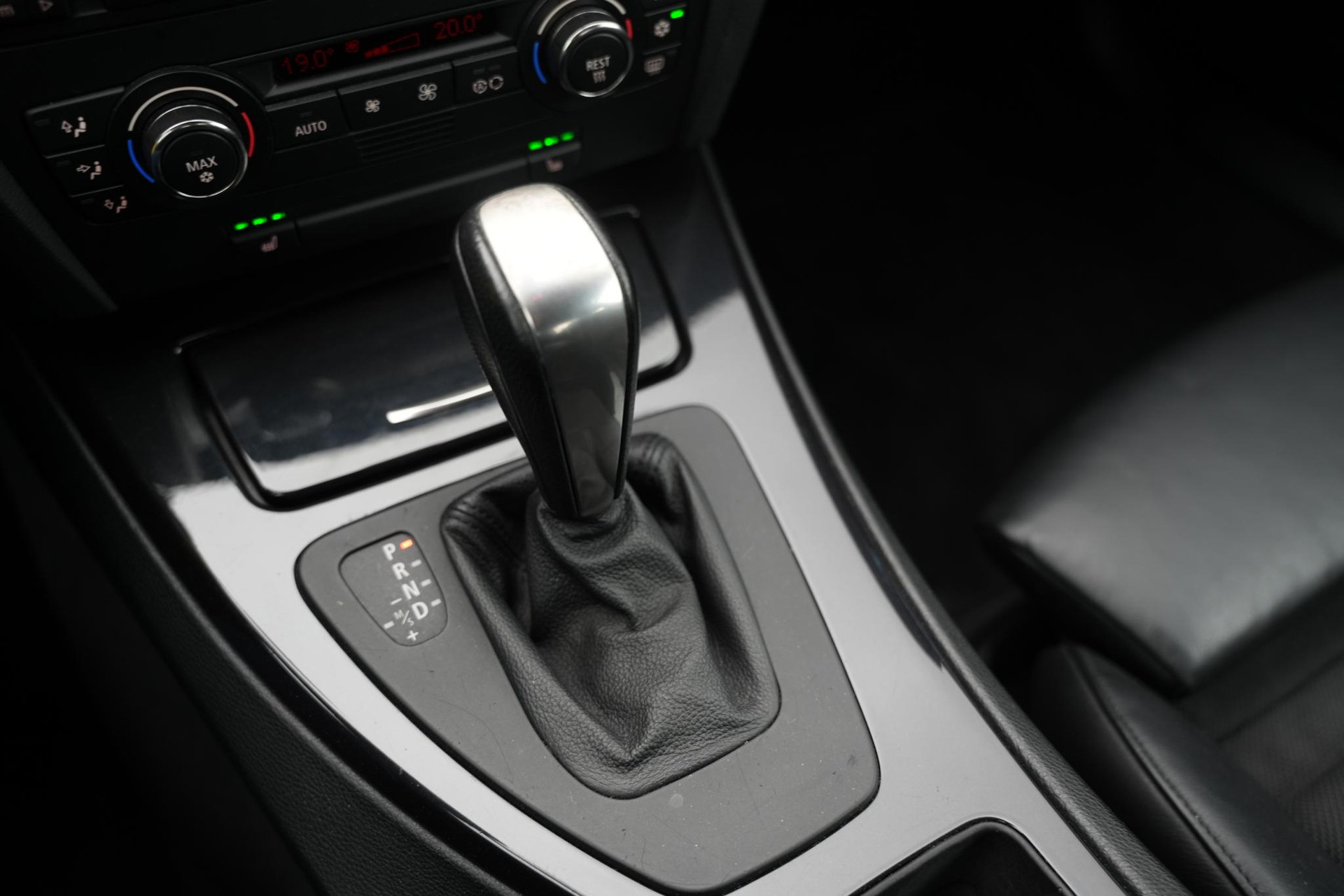 BMW 3 Serie Coupe 320i 2008 Space-grey metallic (A52) 27