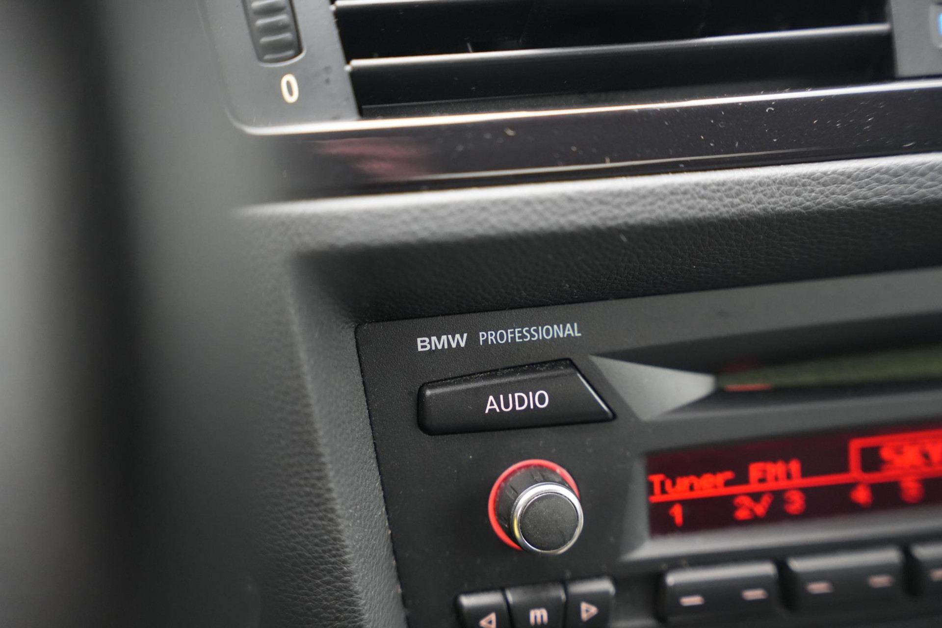 BMW 3 Serie Coupe 320i 2008 Space-grey metallic (A52) 31