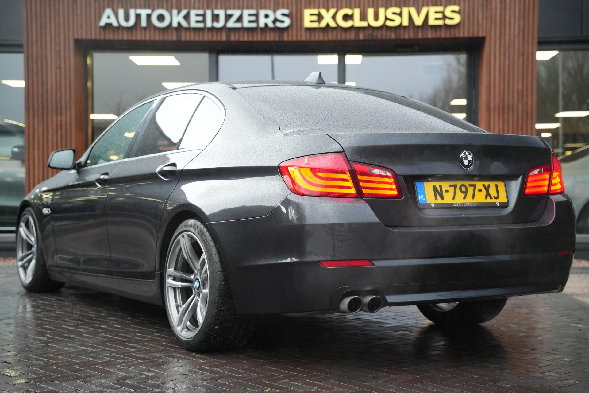 BMW 5 Serie 523i High Executive 2011 Sophisto-grau Brillanteffekt metallic (B90) 2