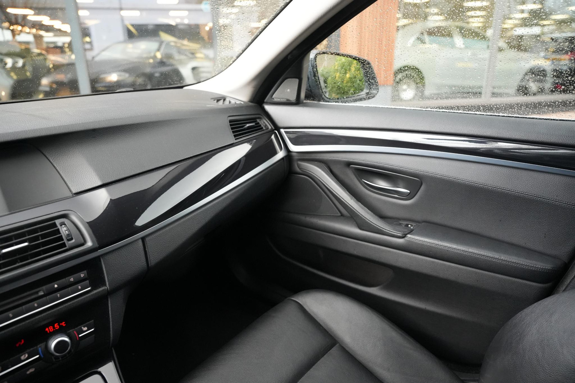 BMW 5 Serie 523i High Executive 2011 Sophisto-grau Brillanteffekt metallic (B90) 39