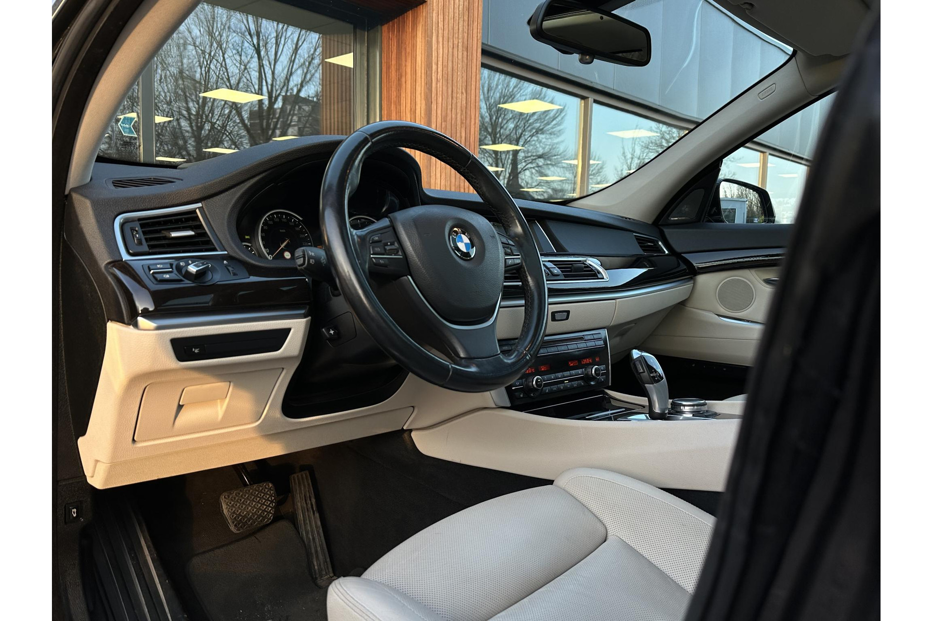 BMW 5 Serie Gran Turismo 520d High Executive 2016  13