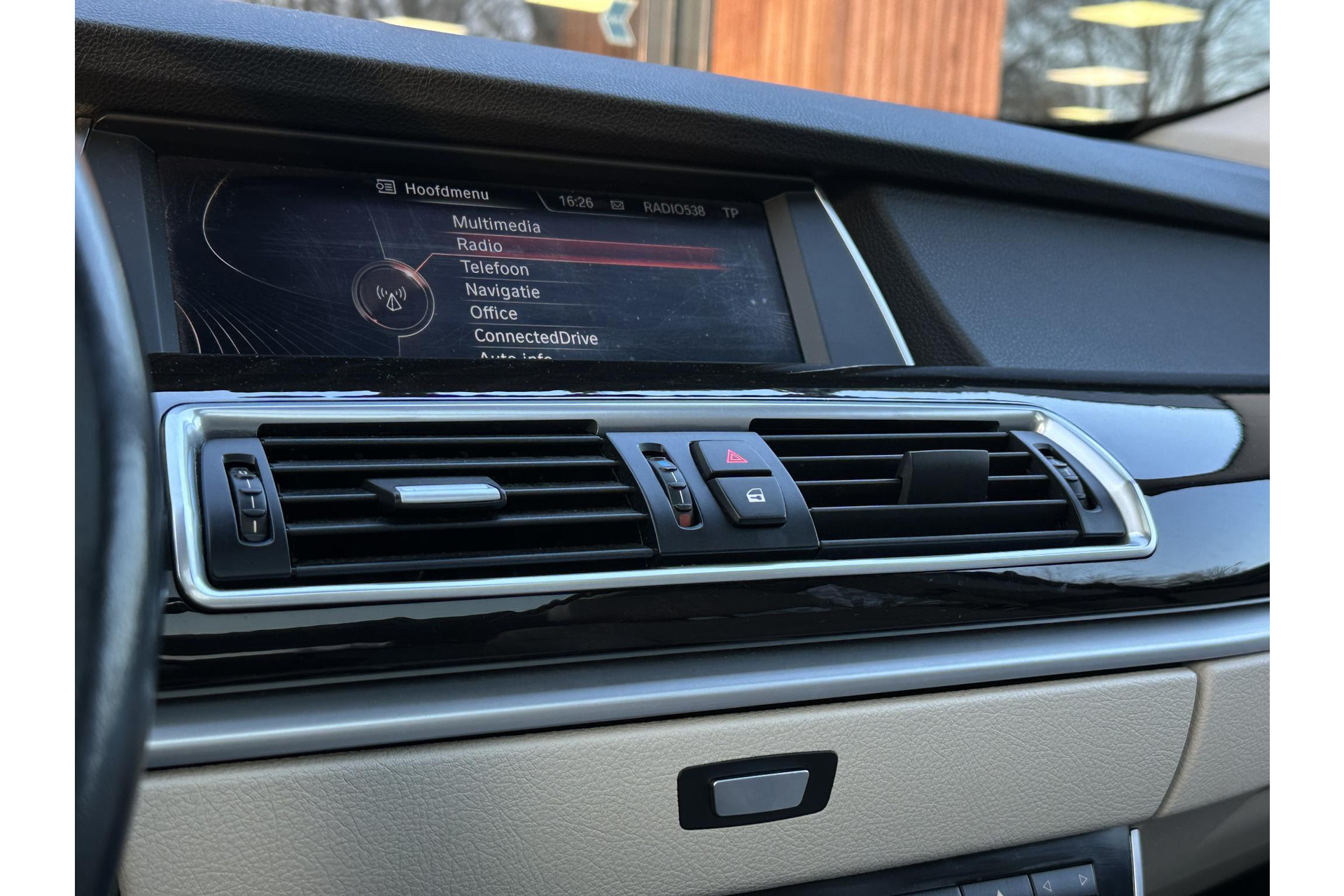 BMW 5 Serie Gran Turismo 520d High Executive 2016  28