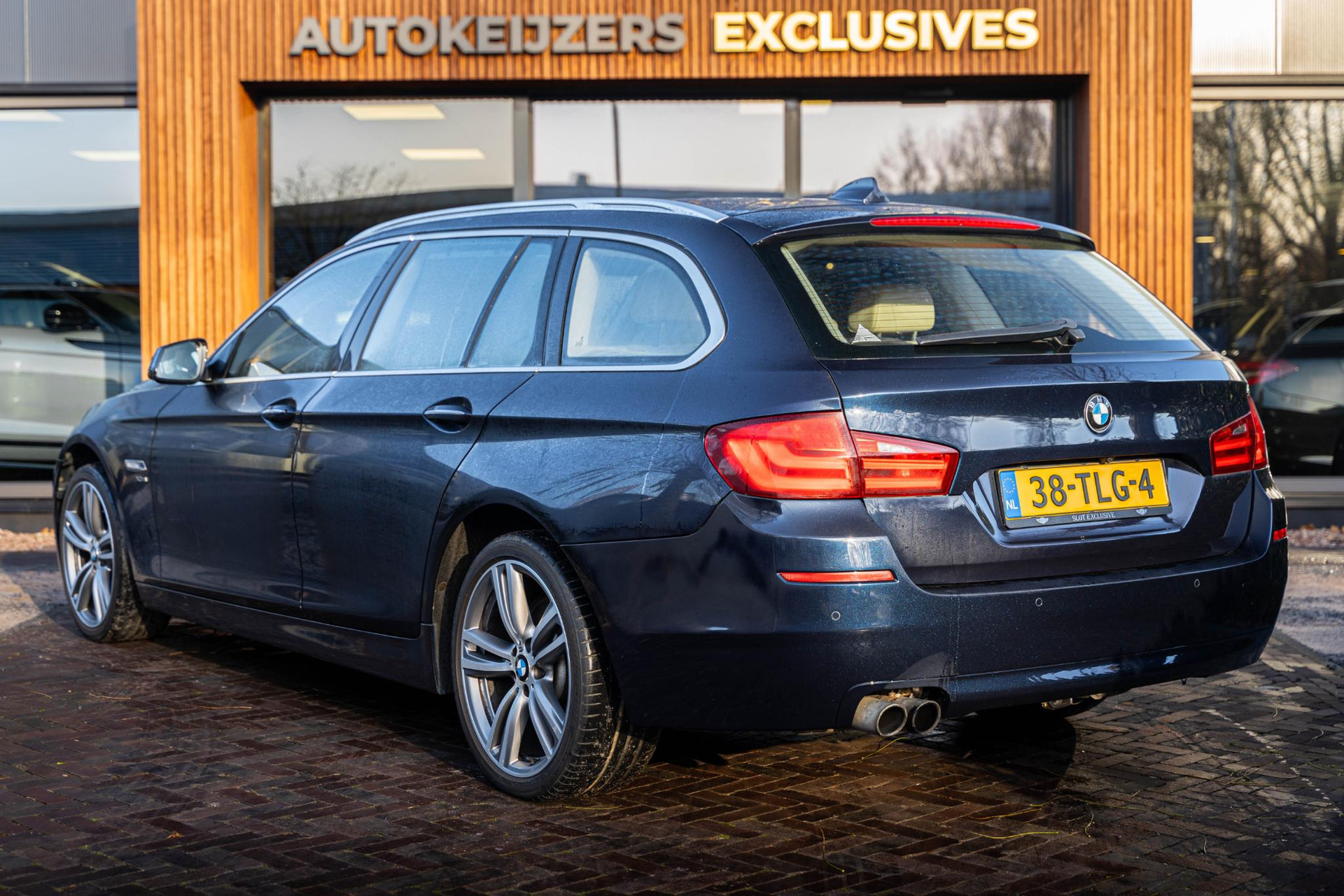 BMW 5 Serie Touring 528xi High Executive 2012 Imperialblau brillianteffekt metallic 7