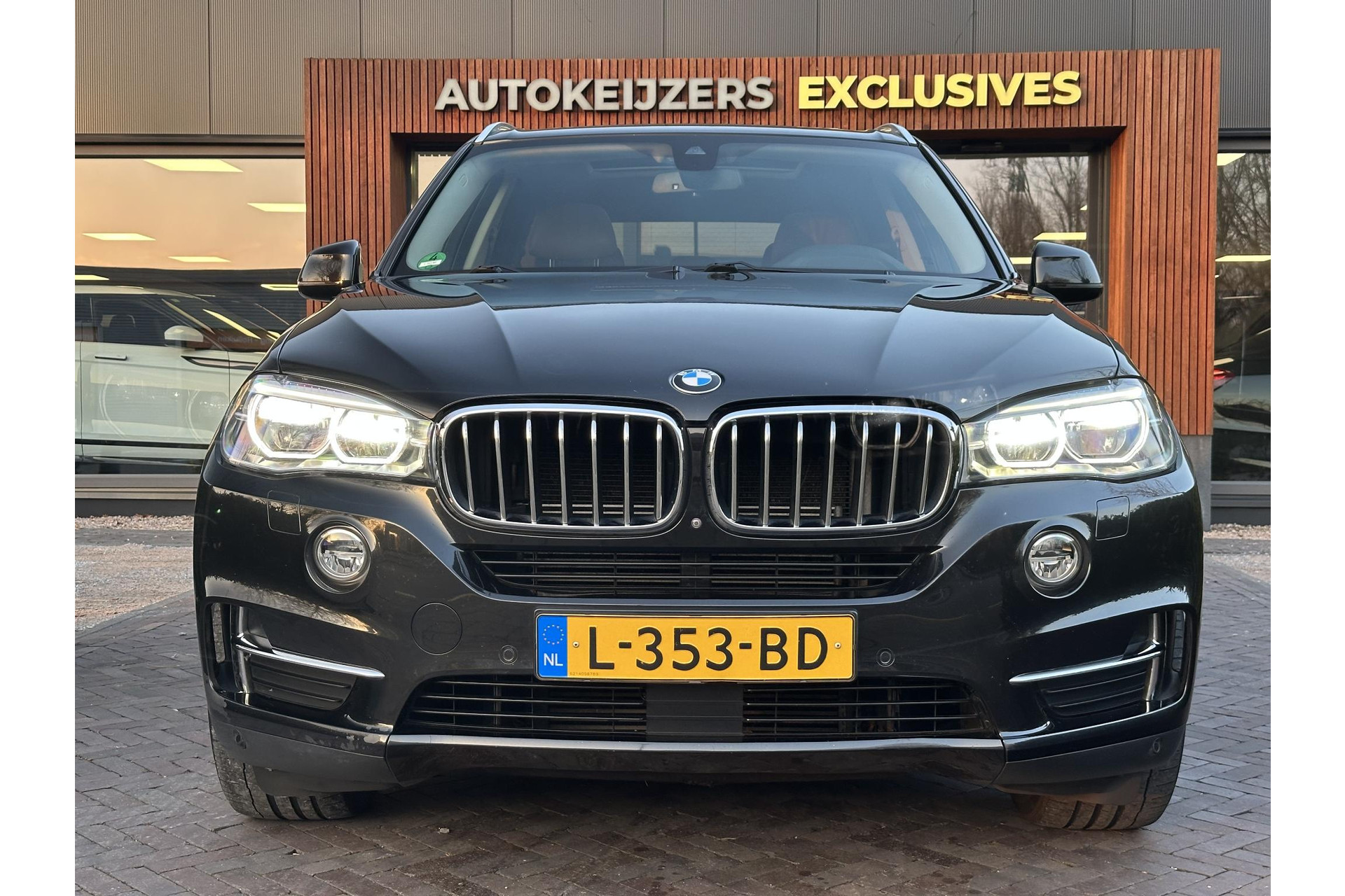 BMW X5 xDrive40e iPerformance High Executive 2017 black-sapphire metallic (475) 3