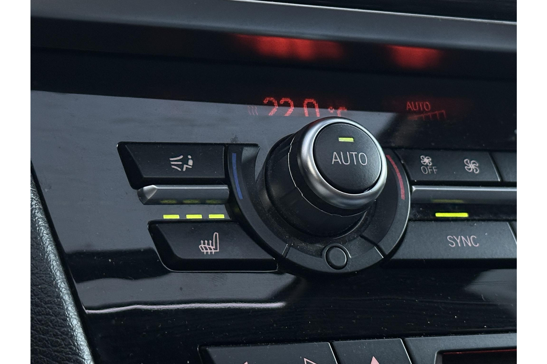 BMW X5 xDrive40e iPerformance High Executive 2017 black-sapphire metallic (475) 32